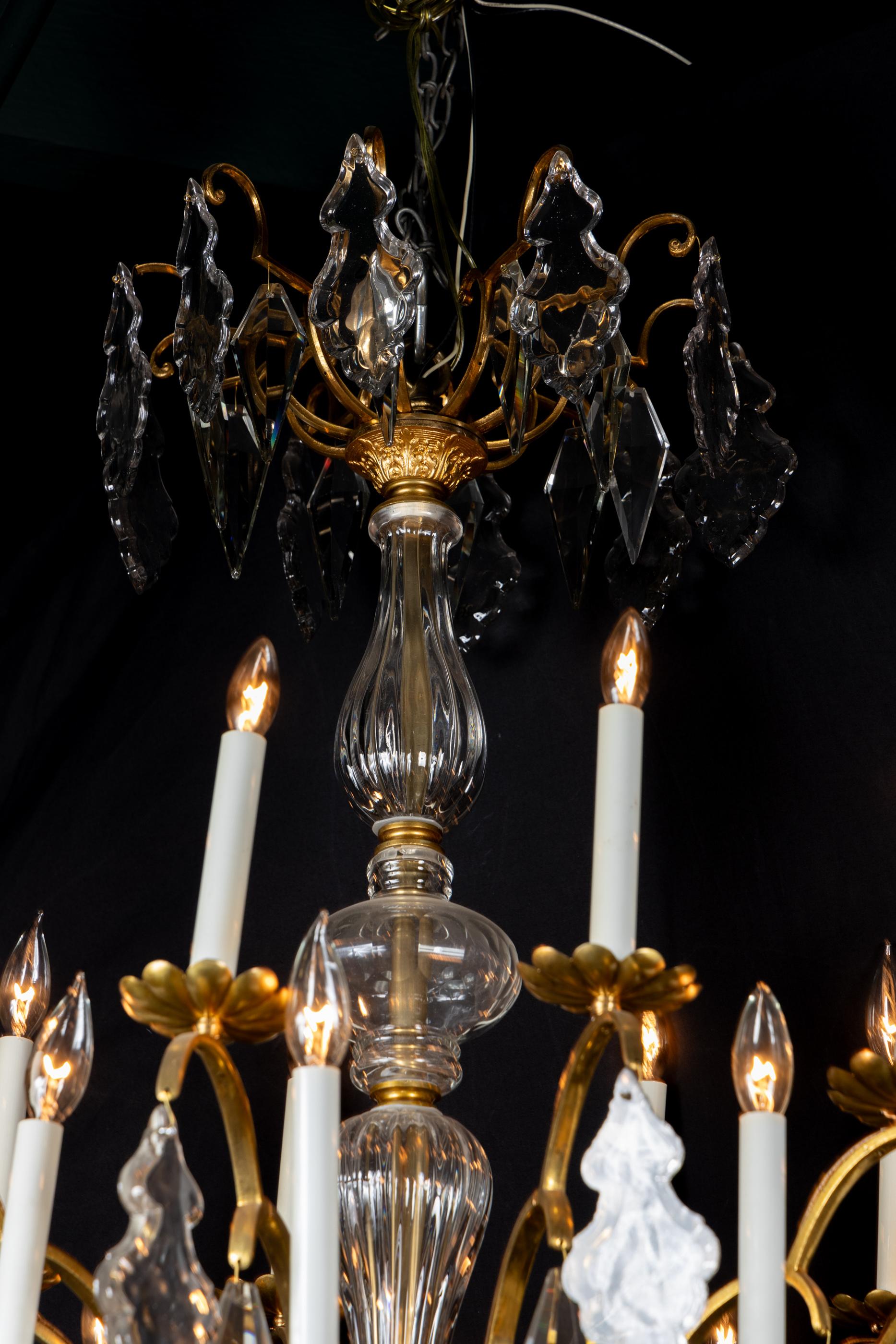 Lampadario francese del XIX secolo in bronzo e cristallo in vendita 5