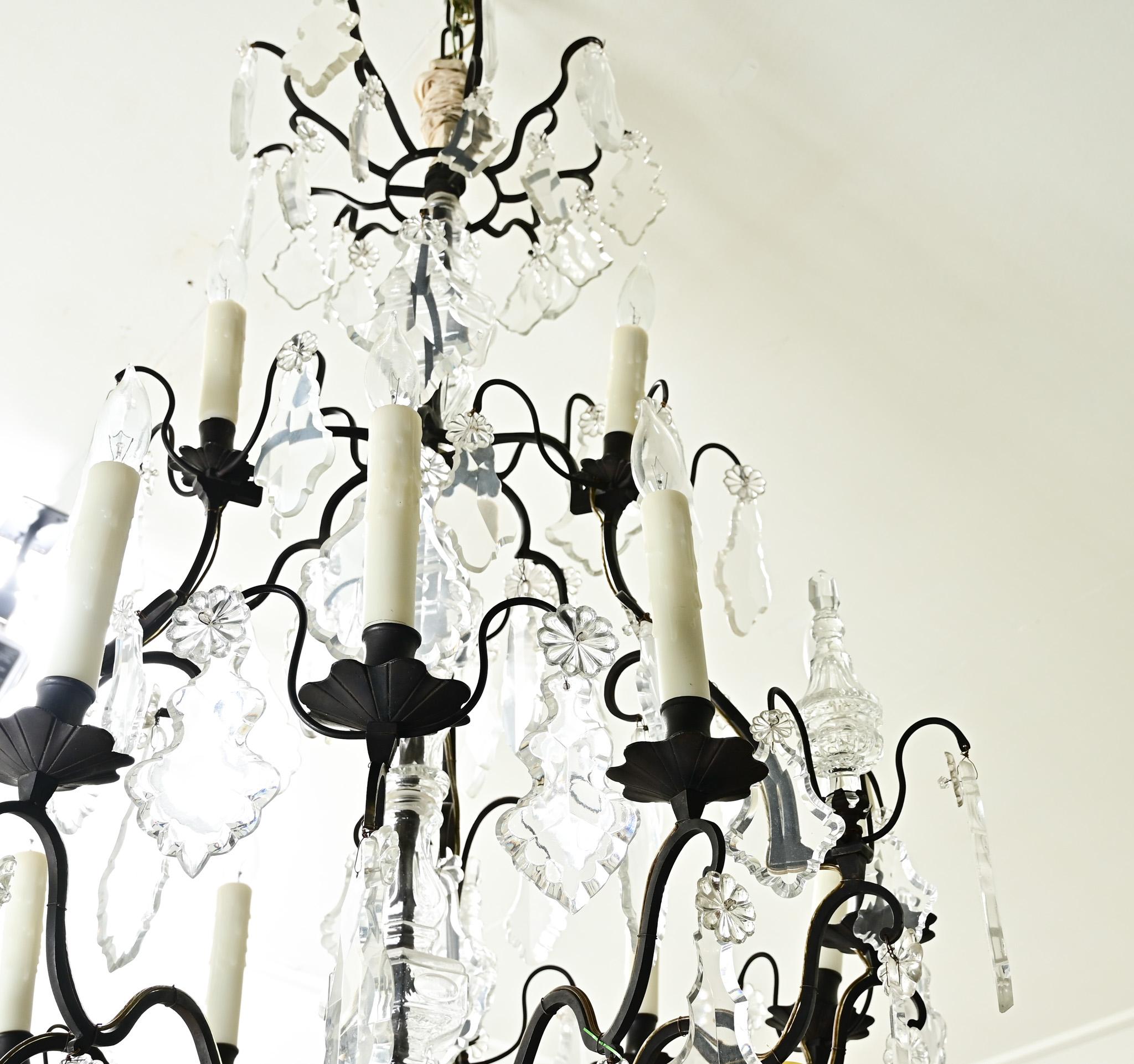 French 19th Century Bronze & Crystal Chandelier For Sale 6