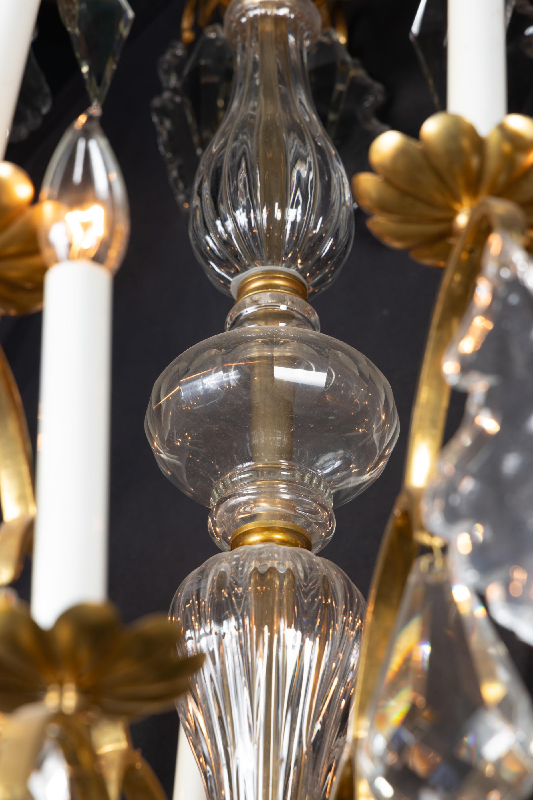Placcato oro Lampadario francese del XIX secolo in bronzo e cristallo in vendita
