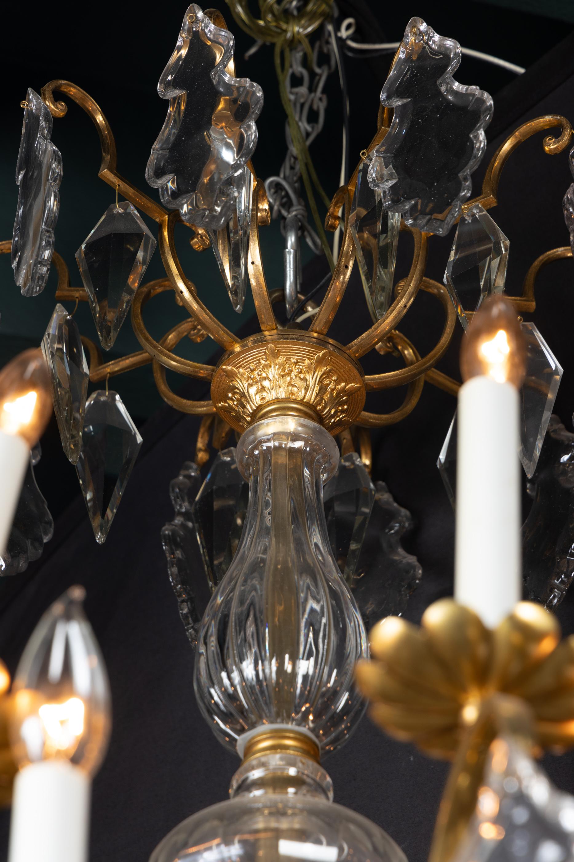 Lampadario francese del XIX secolo in bronzo e cristallo in vendita 1