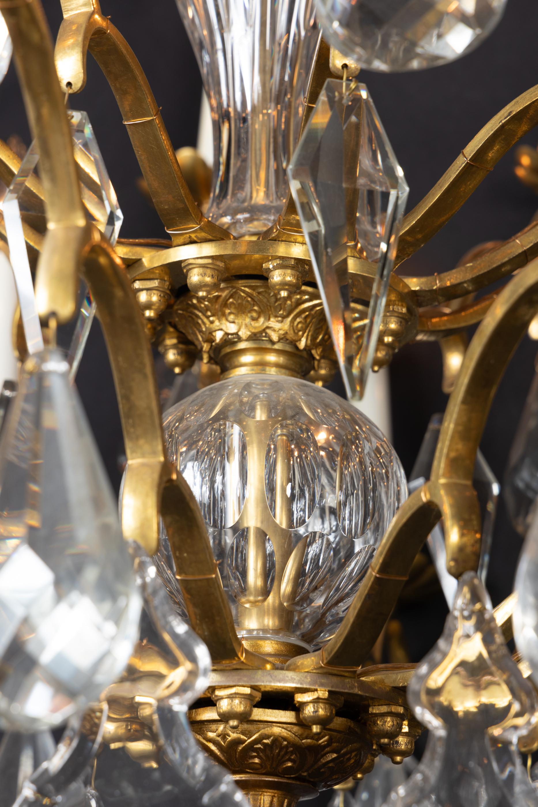 Lampadario francese del XIX secolo in bronzo e cristallo in vendita 2