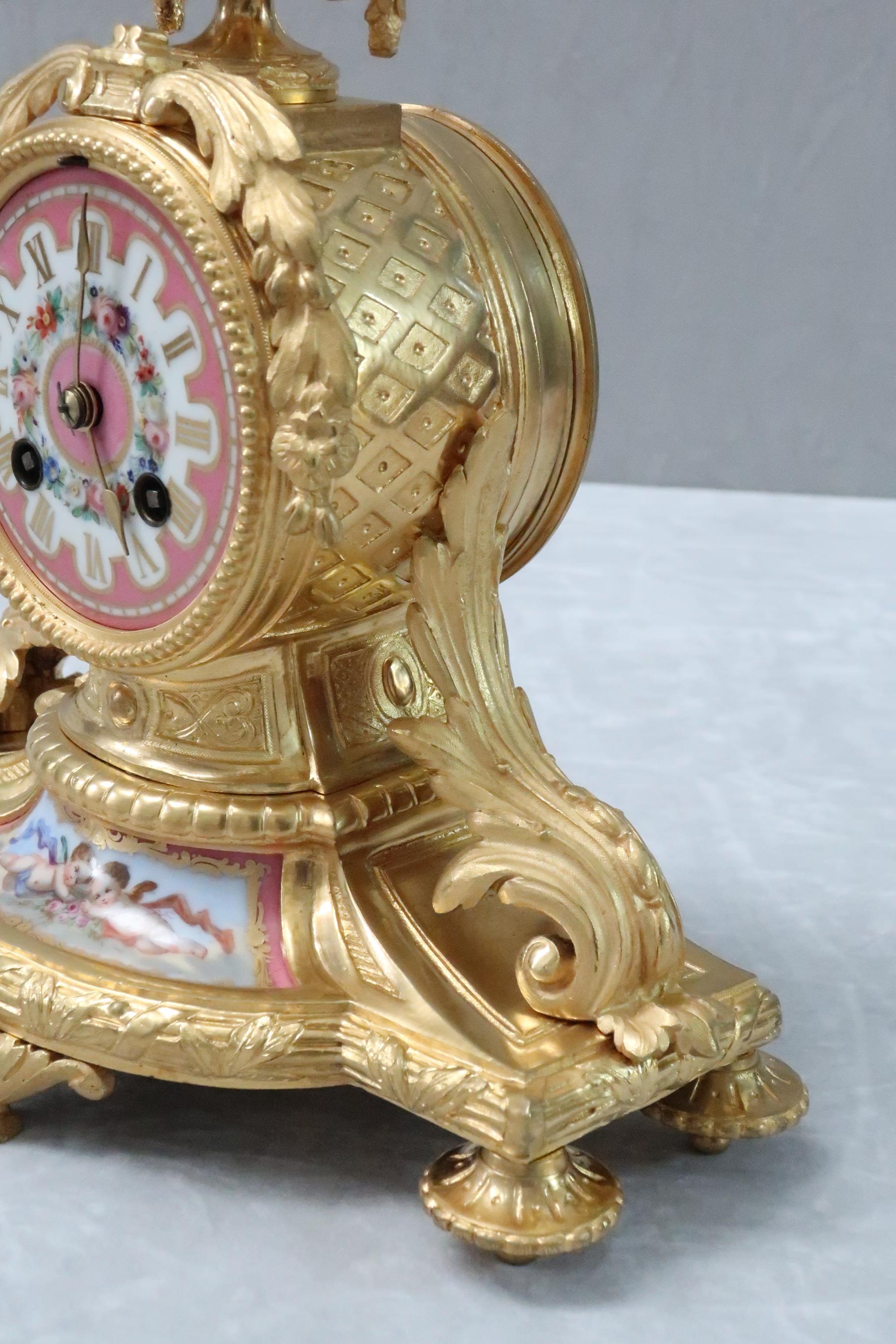 French 19th Century Bronze Gilt and Porcelain Mantel Clock In Good Condition In Macclesfield, GB