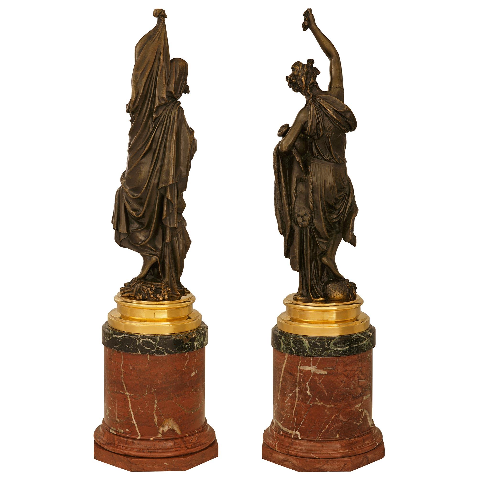 Statue francesi del XIX secolo in bronzo, ormolu e marmo, firmate Carrier Belleuse in vendita 5
