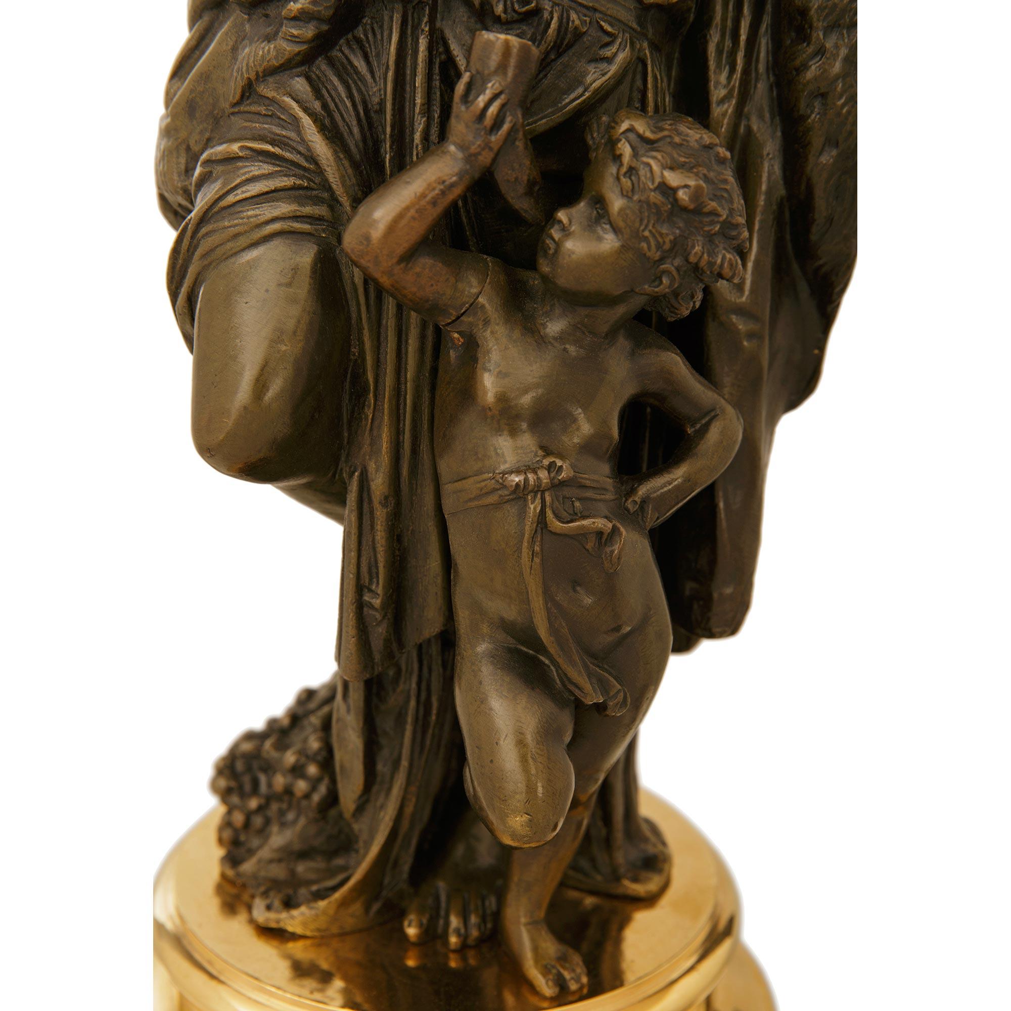 Statue francesi del XIX secolo in bronzo, ormolu e marmo, firmate Carrier Belleuse in vendita 1