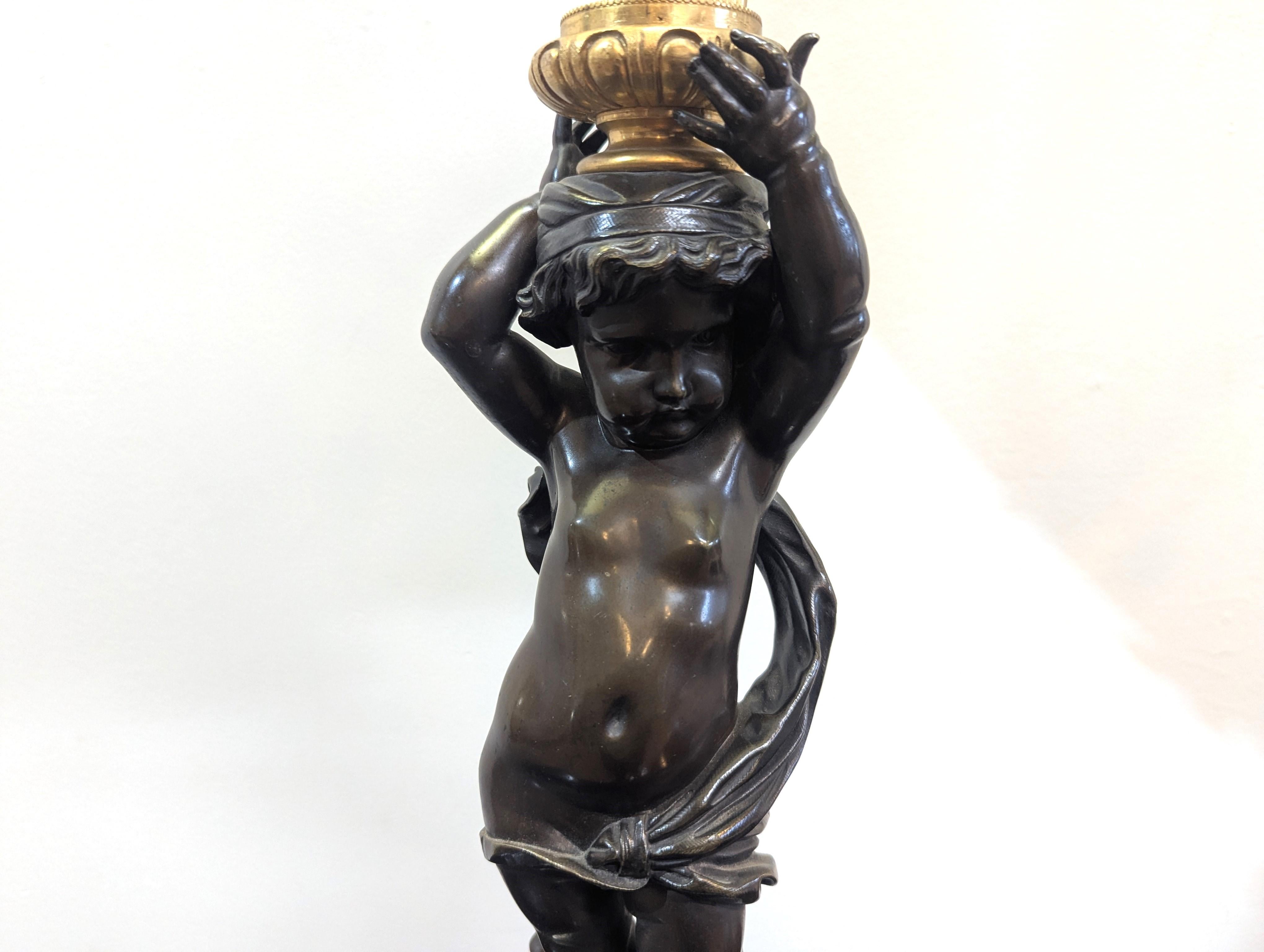 Pareja de Candelabros Putti de Bronce Franceses del Siglo XIX en venta 3
