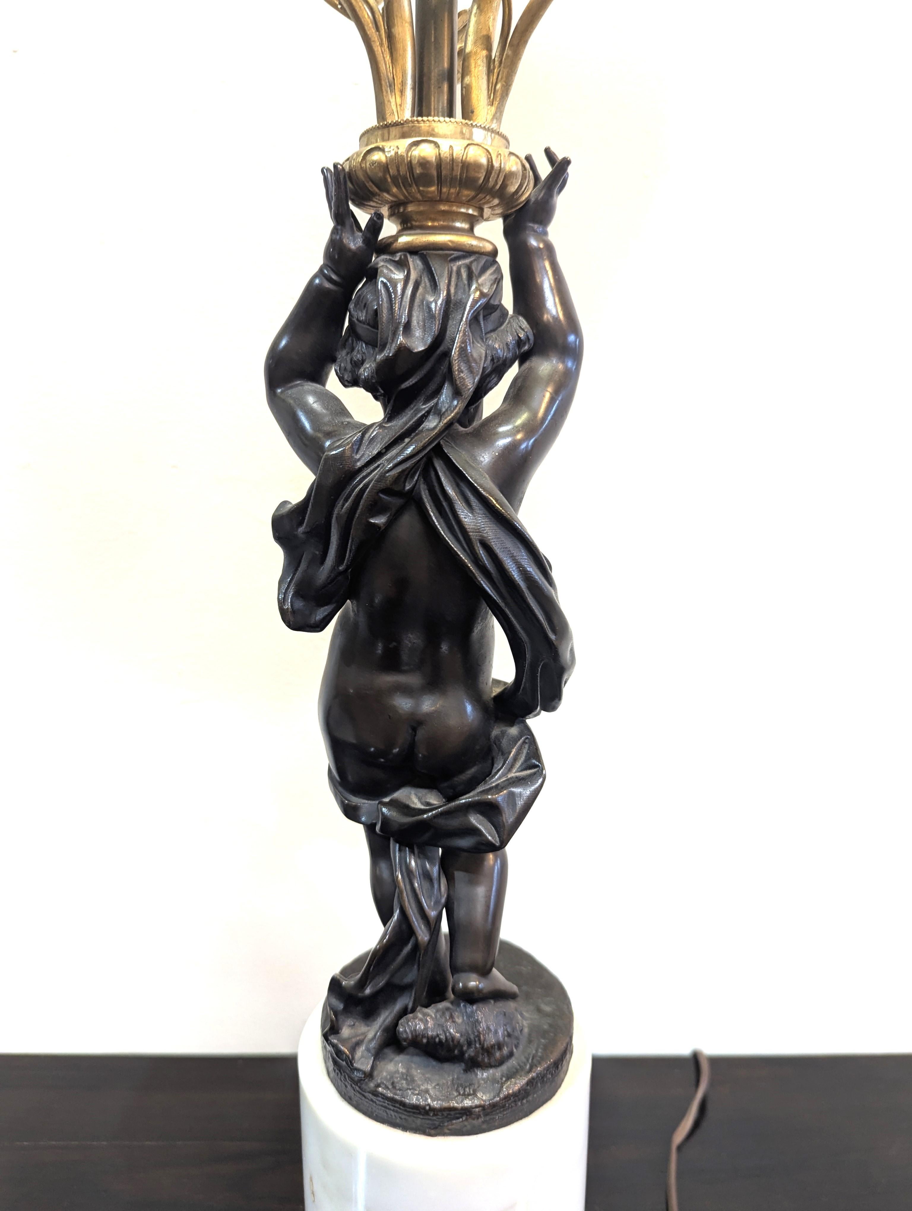 Pareja de Candelabros Putti de Bronce Franceses del Siglo XIX en venta 6