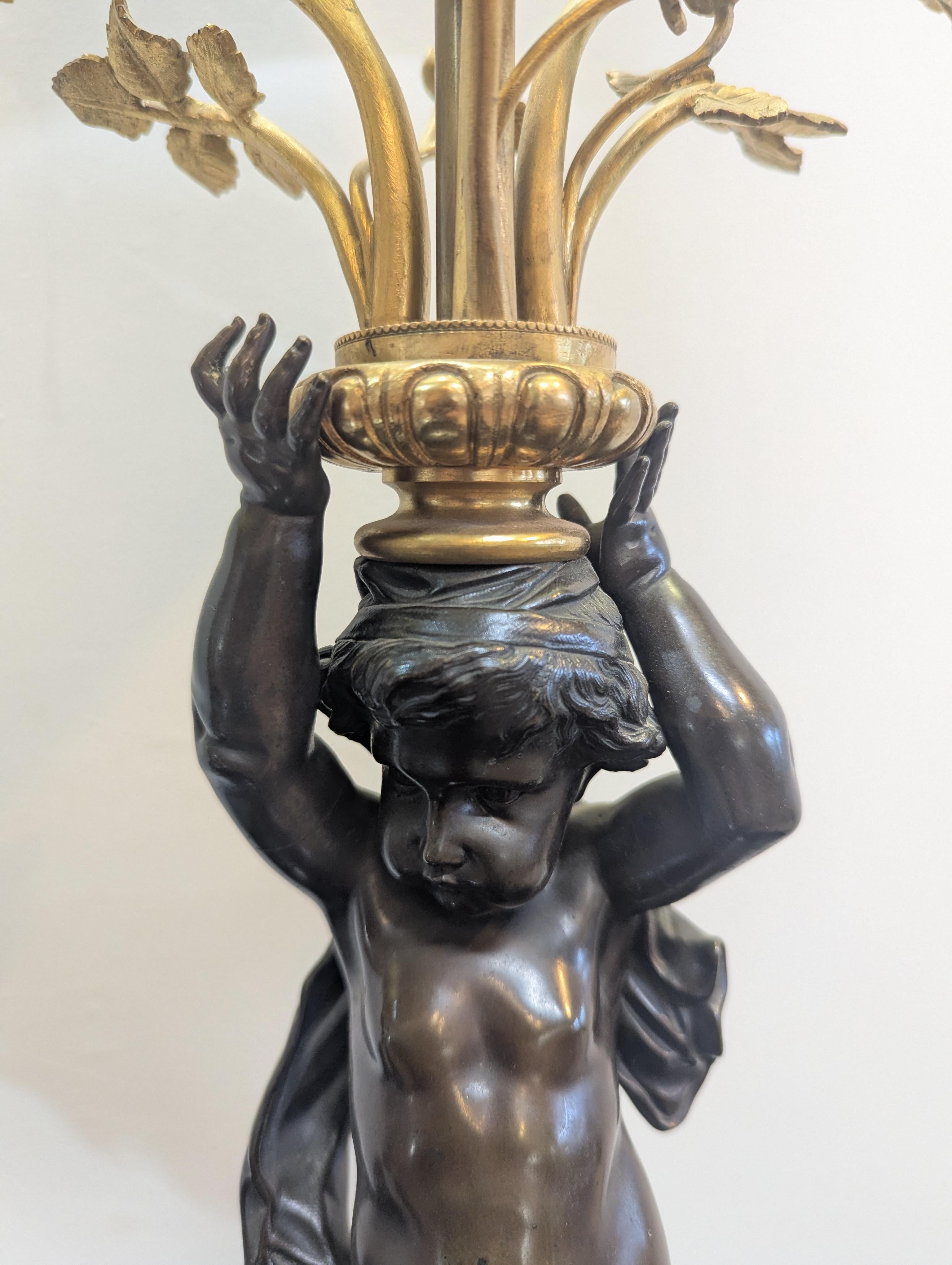 Pareja de Candelabros Putti de Bronce Franceses del Siglo XIX en venta 2