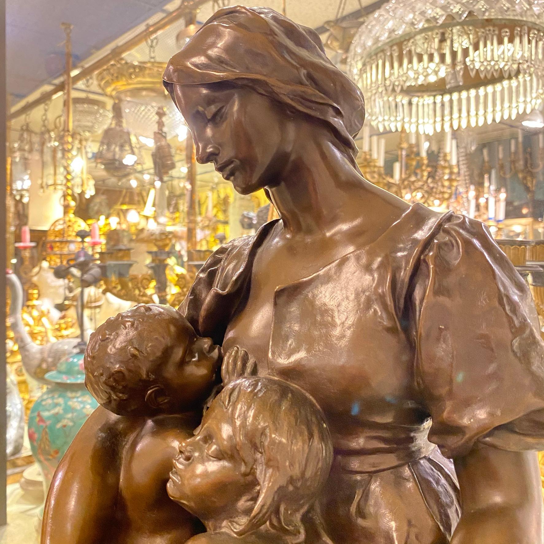 Französische Bronzeskulptur des 19. Jahrhunderts nach Paul Dubois mit dem Titel La Charité im Angebot 7