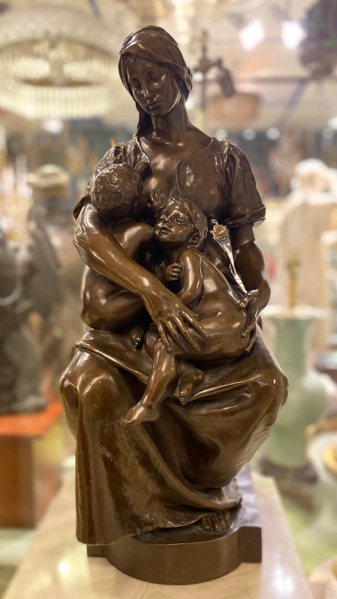 La Charité Sculpture en bronze d'après Paul Dubois (1829-1905).