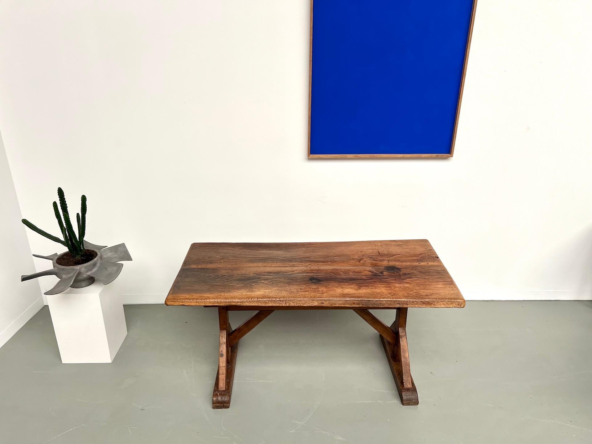Table en chêne brutaliste française du 19e siècle en vente 9
