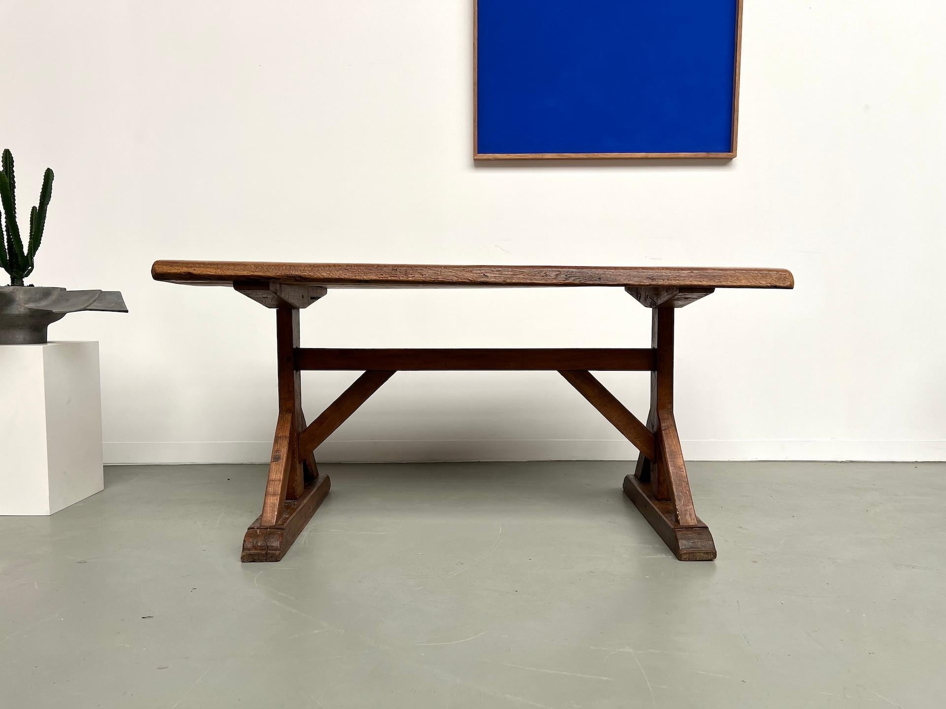 Brutalisme Table en chêne brutaliste française du 19e siècle en vente