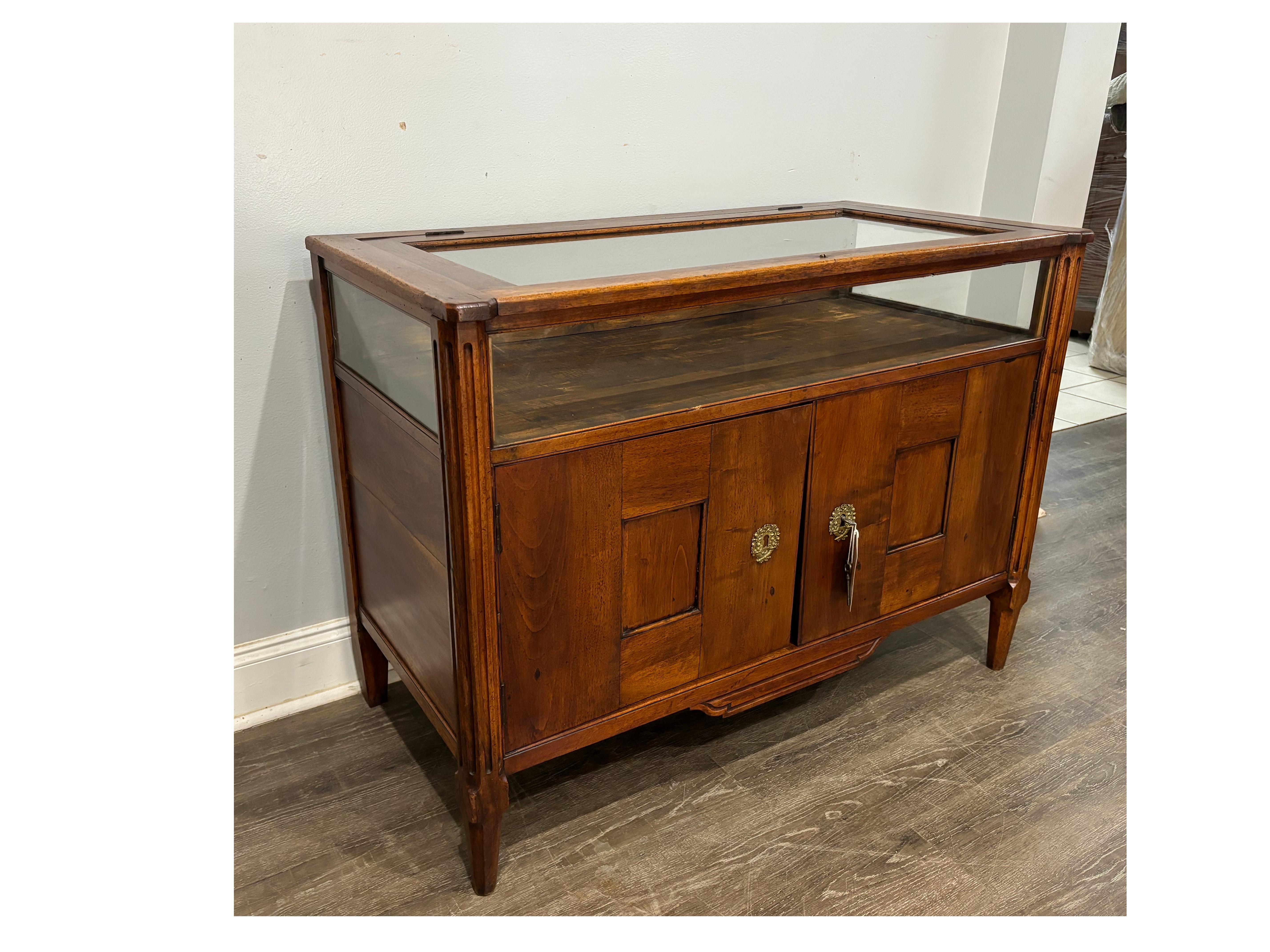 French 19th Century Buffet Vitrine For Sale 7