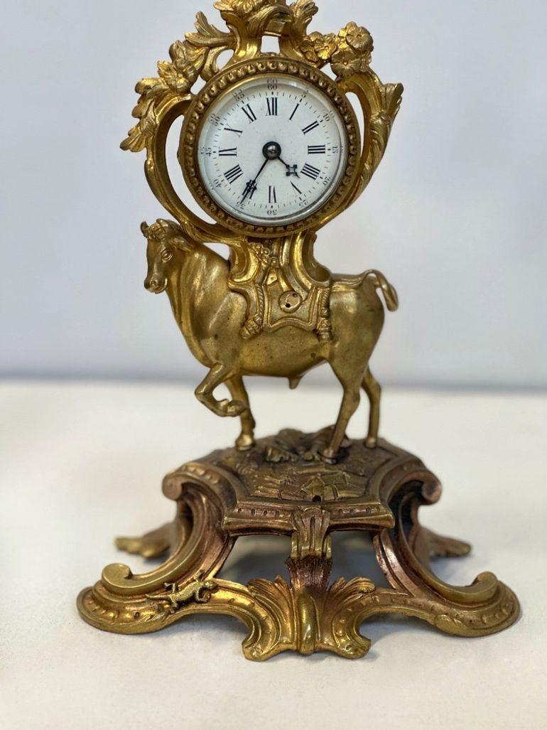 French 19th Century Bull Bronze Clock In Good Condition For Sale In Los Angeles, CA