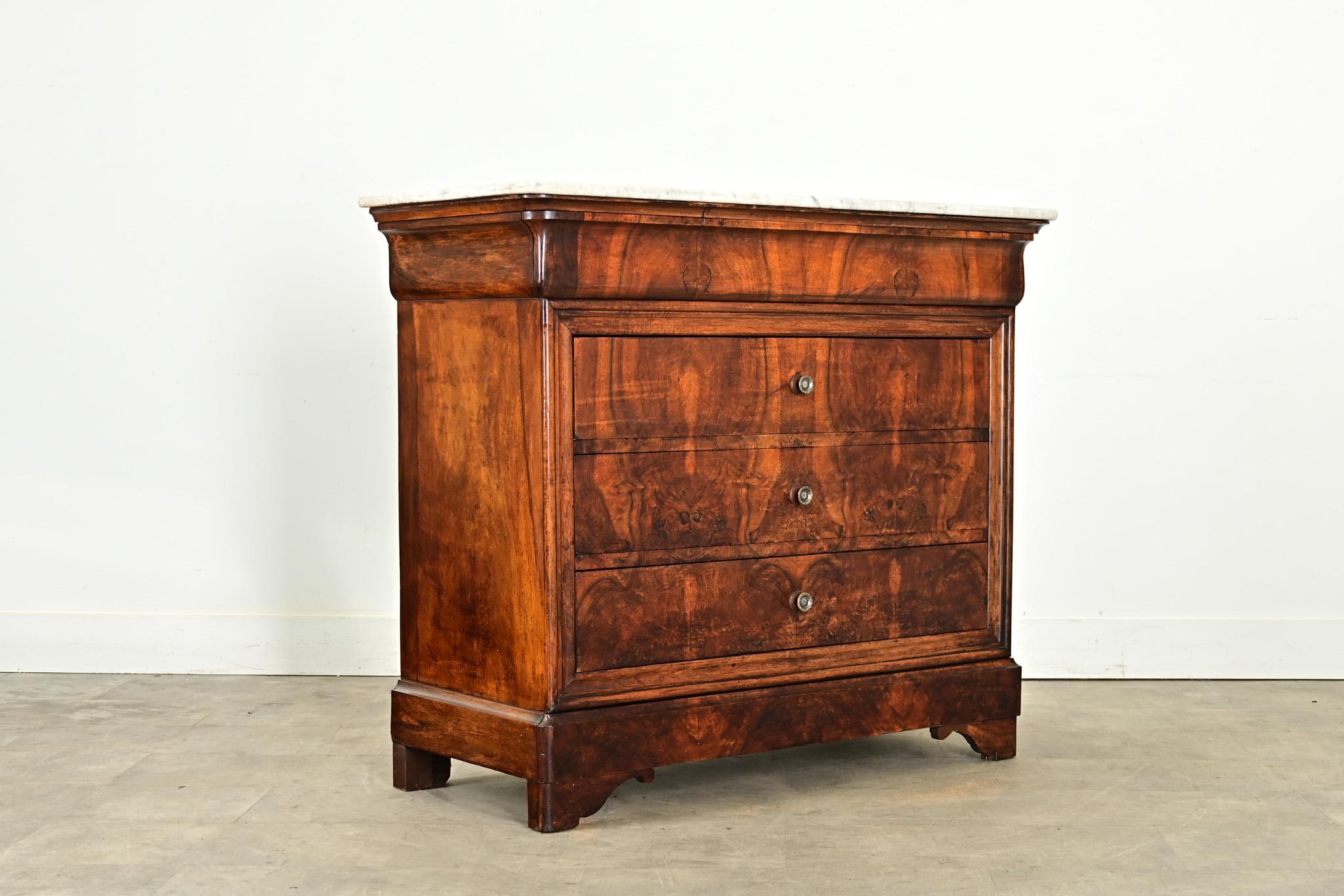 Metallo Commode francese del XIX secolo in radica di noce Louis Philippe in vendita