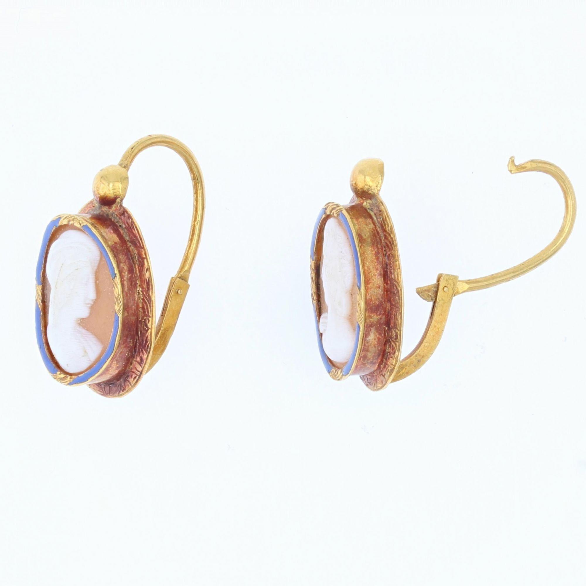 Franzsisch 19. Jahrhundert Kamee-Emaille 18 Karat Gelbgold Brosche Ohrringe Set im Angebot 11