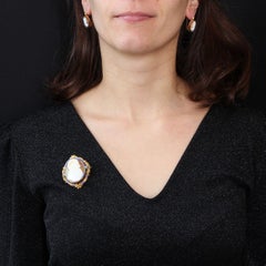 French 19th Century Cameo Enamel 18 Karat Yellow Gold Brooch Earrings Set