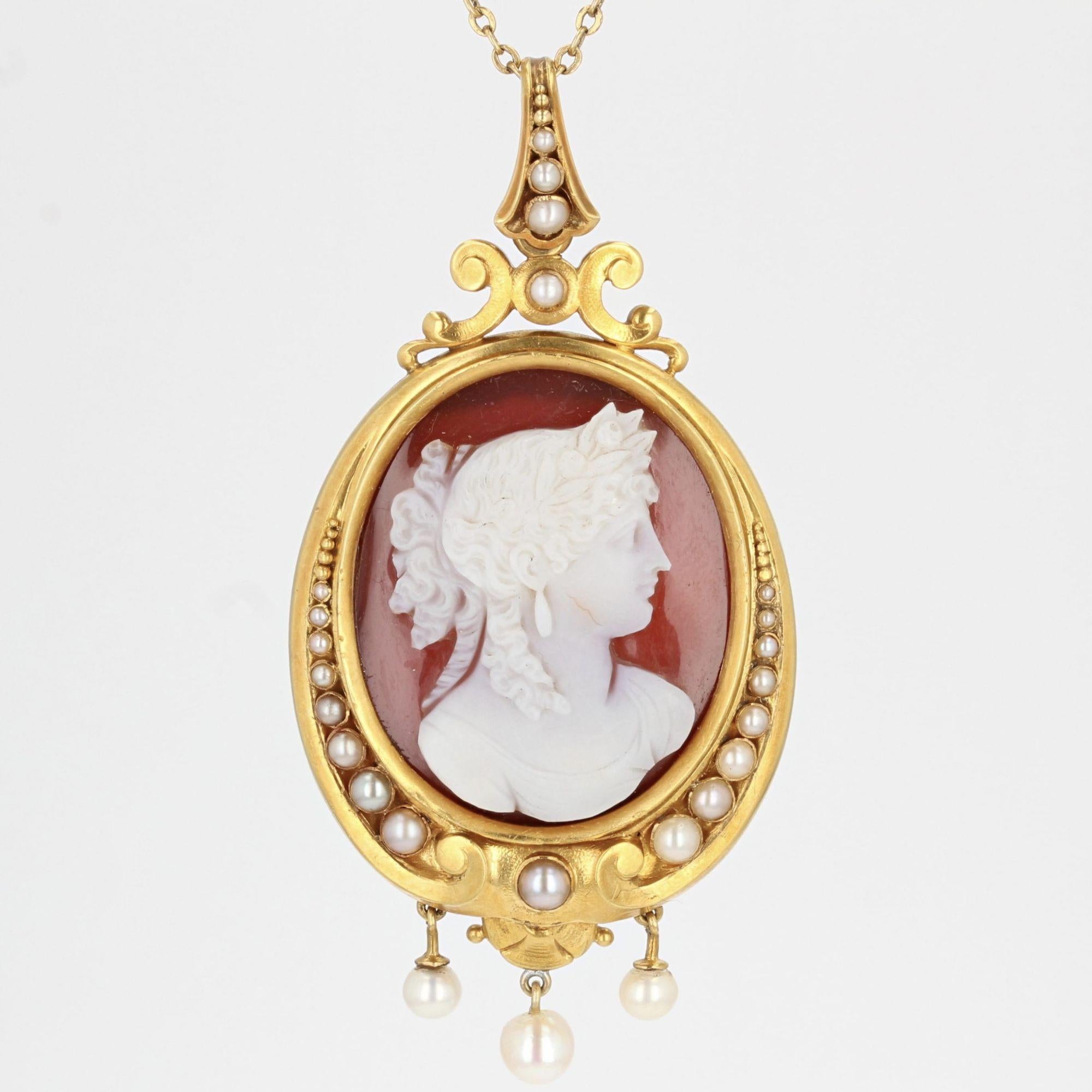 French 19th Century Cameo Natural Pearls 18 Karat Yellow Gold Pendant For Sale 6