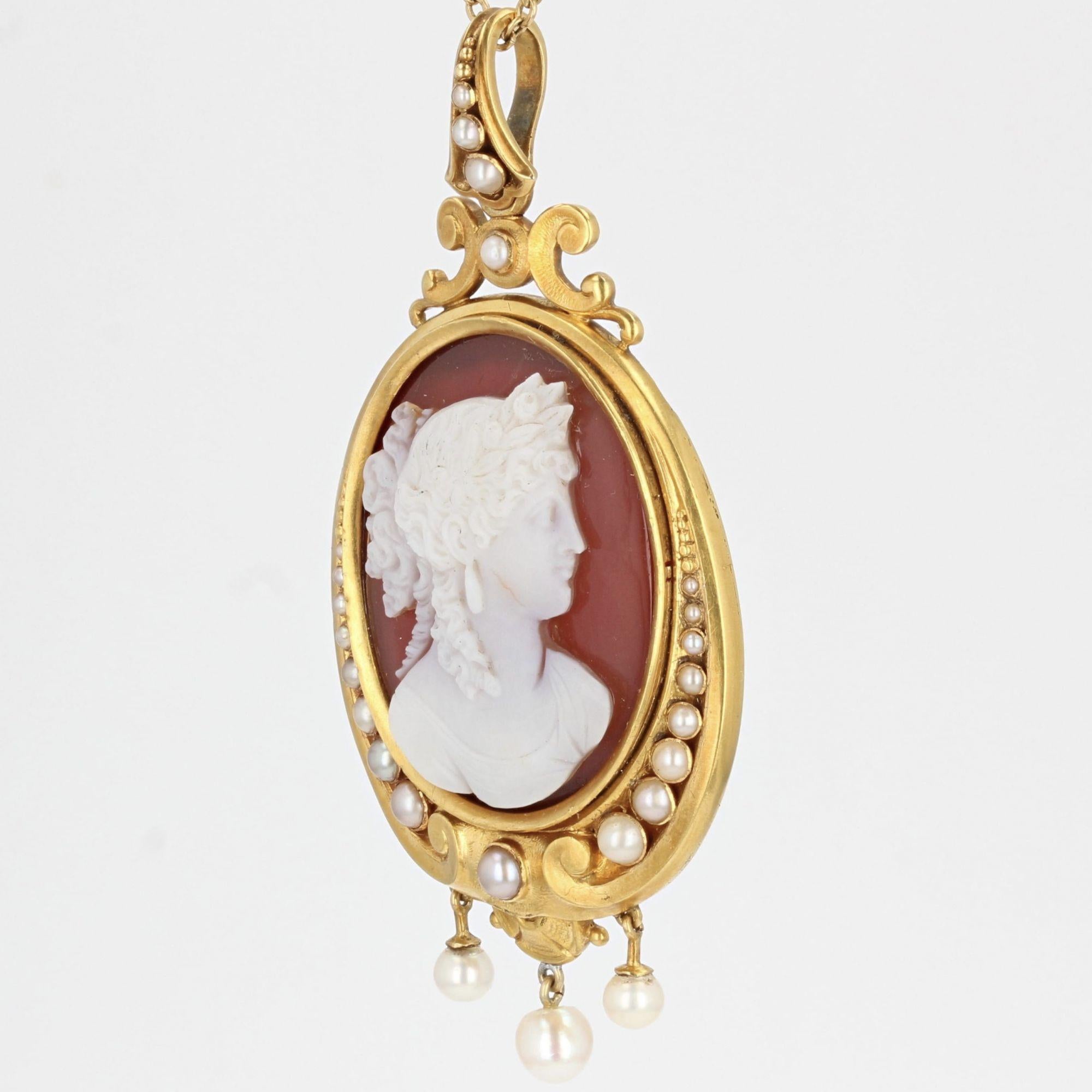 French 19th Century Cameo Natural Pearls 18 Karat Yellow Gold Pendant For Sale 8