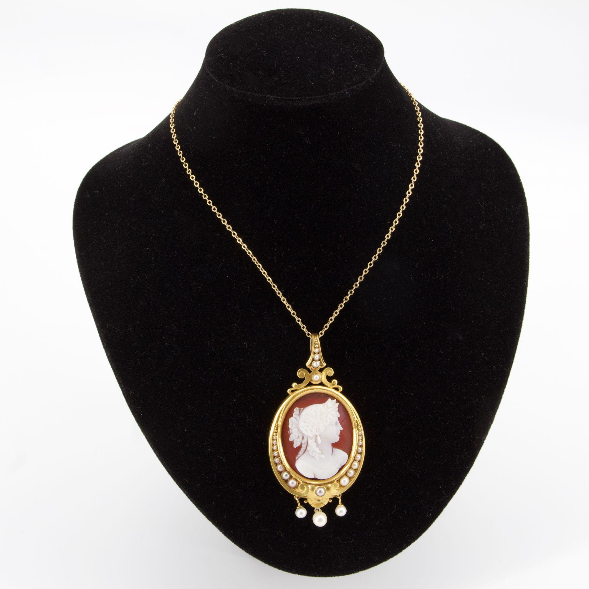 Napoleon III French 19th Century Cameo Natural Pearls 18 Karat Yellow Gold Pendant For Sale