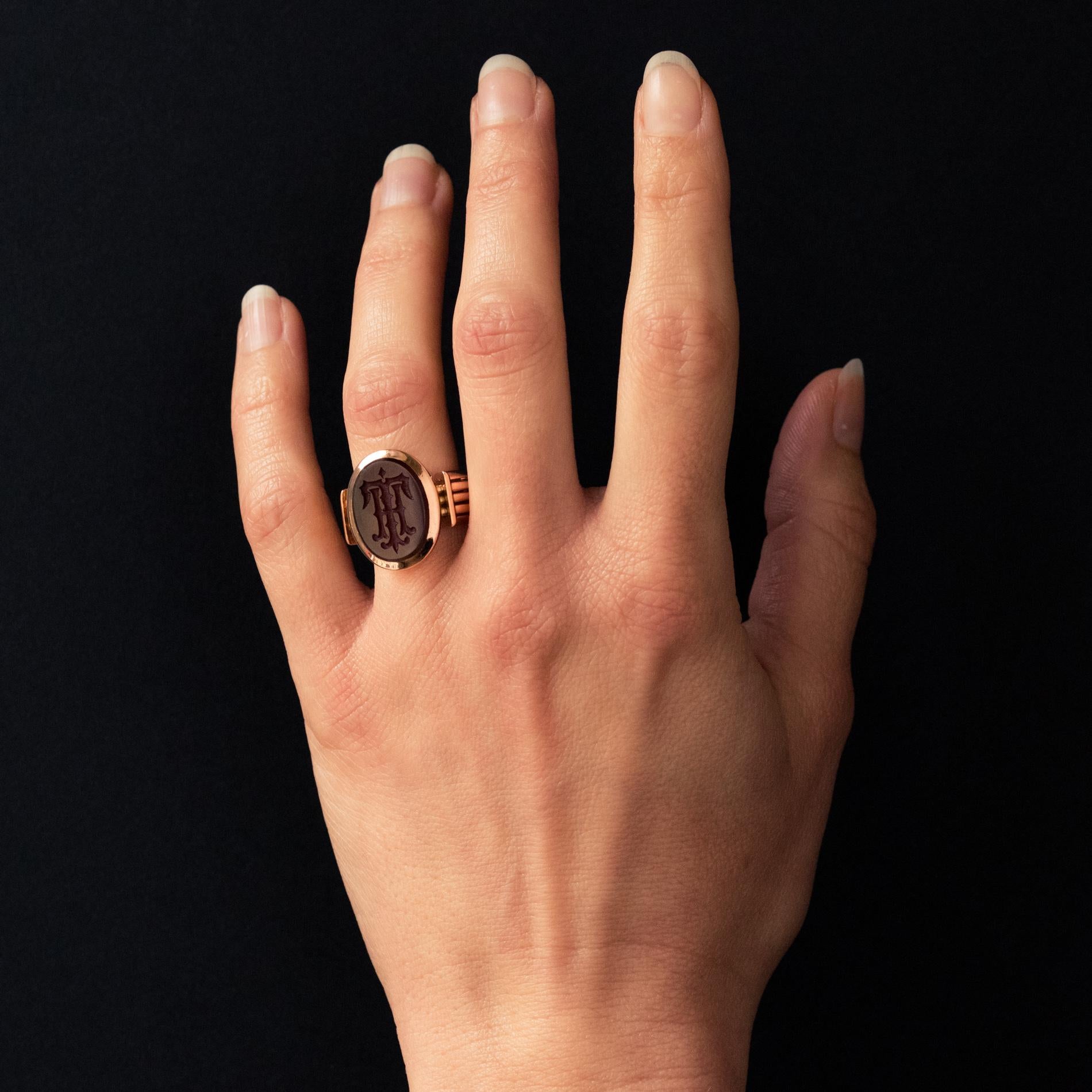 French 19th Century Carnelian Intaglio 18 Karat Yellow Gold Signet Ring For Sale 7