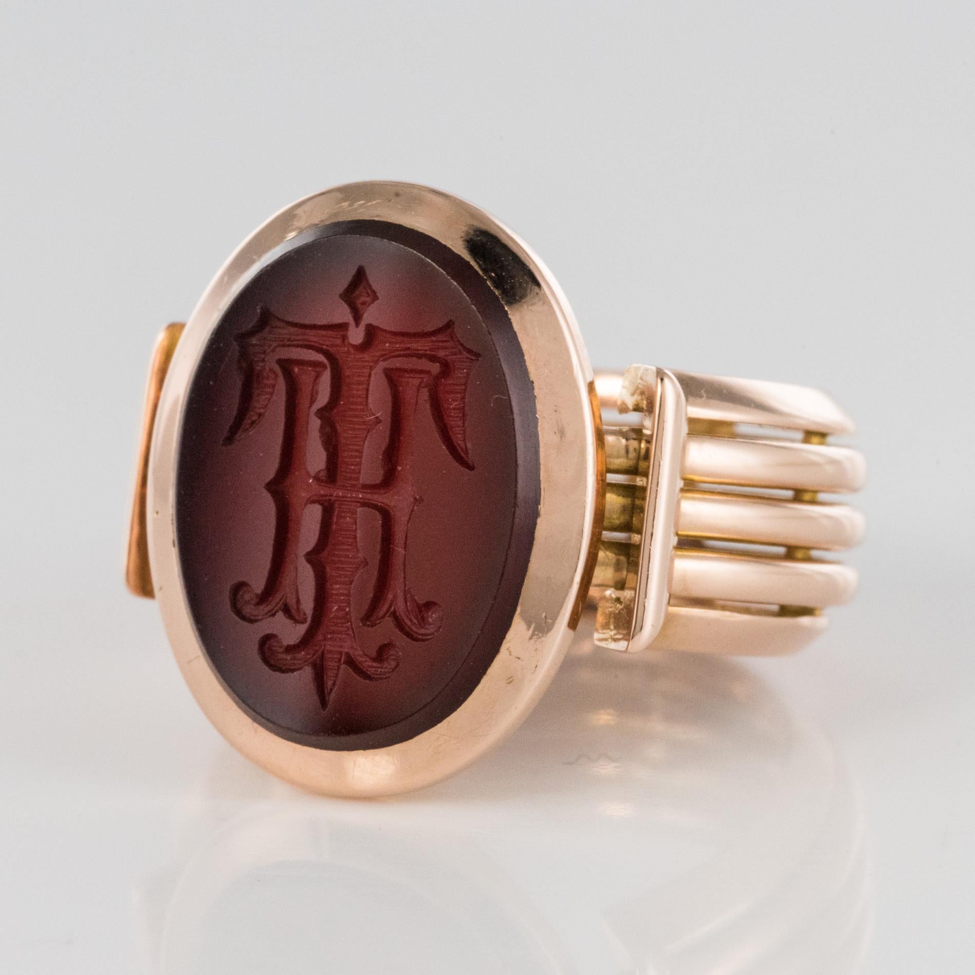 Women's or Men's French 19th Century Carnelian Intaglio 18 Karat Yellow Gold Signet Ring For Sale