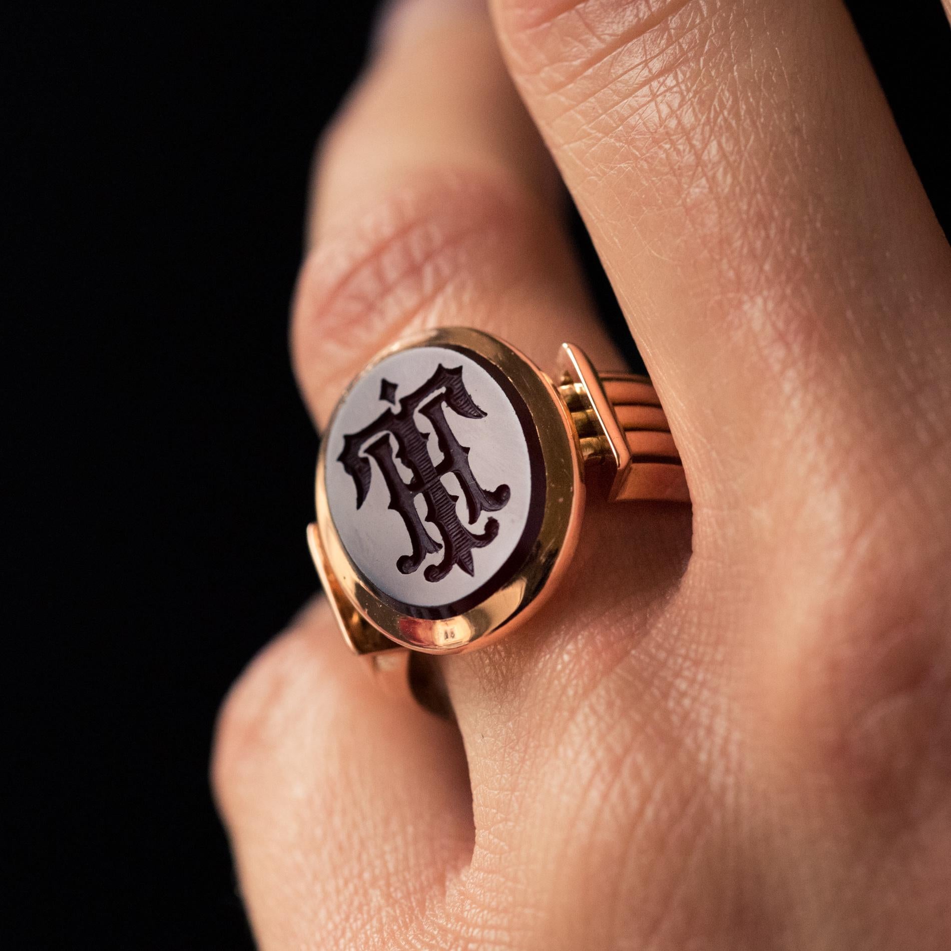 French 19th Century Carnelian Intaglio 18 Karat Yellow Gold Signet Ring For Sale 1