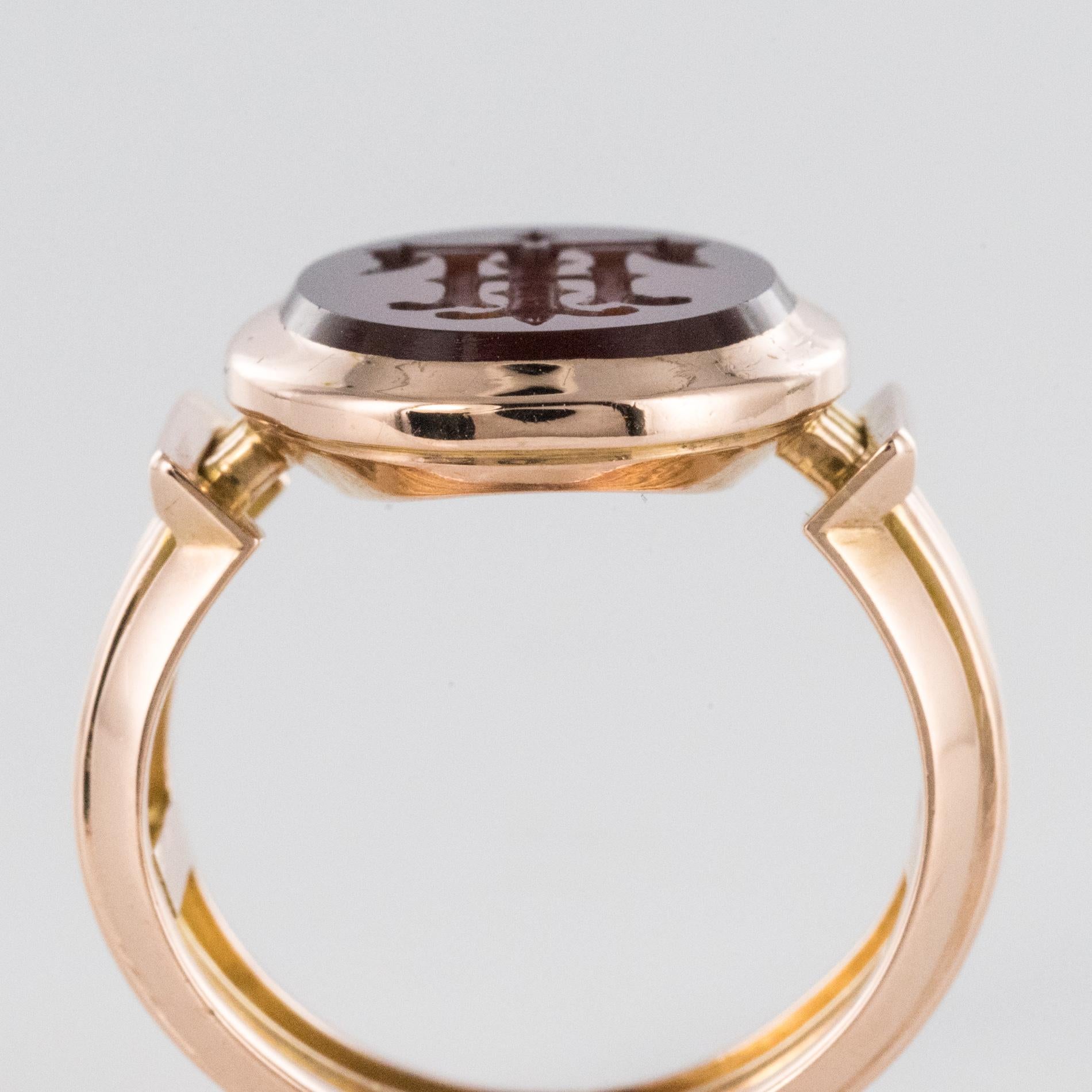 French 19th Century Carnelian Intaglio 18 Karat Yellow Gold Signet Ring For Sale 2