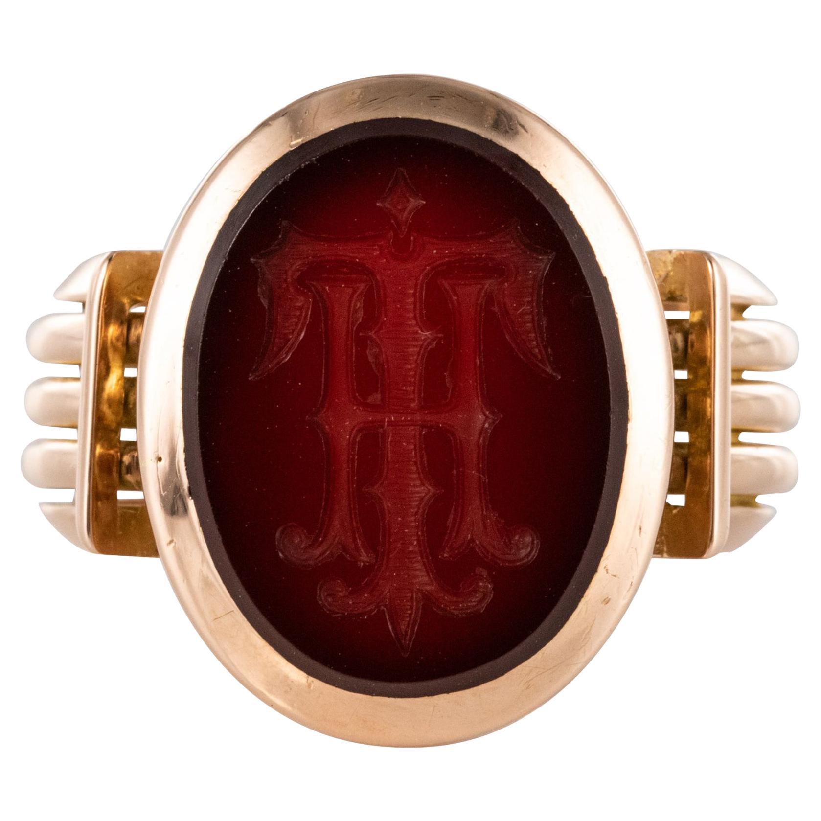 Französischer Siegelring aus 18 Karat Gelbgold mit Karneol-Intaglio aus dem 19. Jahrhundert im Angebot
