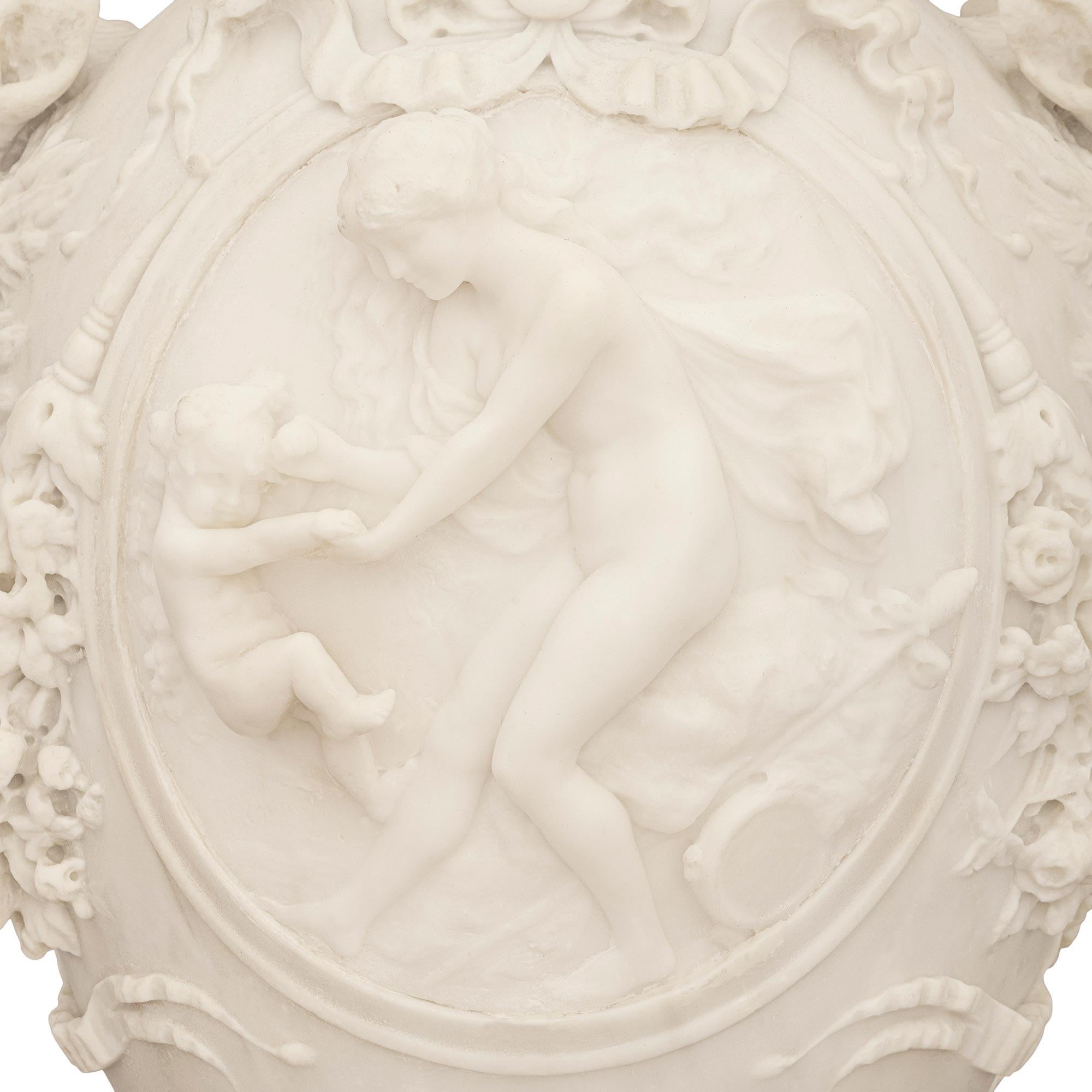 French 19th century Carrara marble urns signed D. Epinay Carls Adrien Prosper For Sale 4