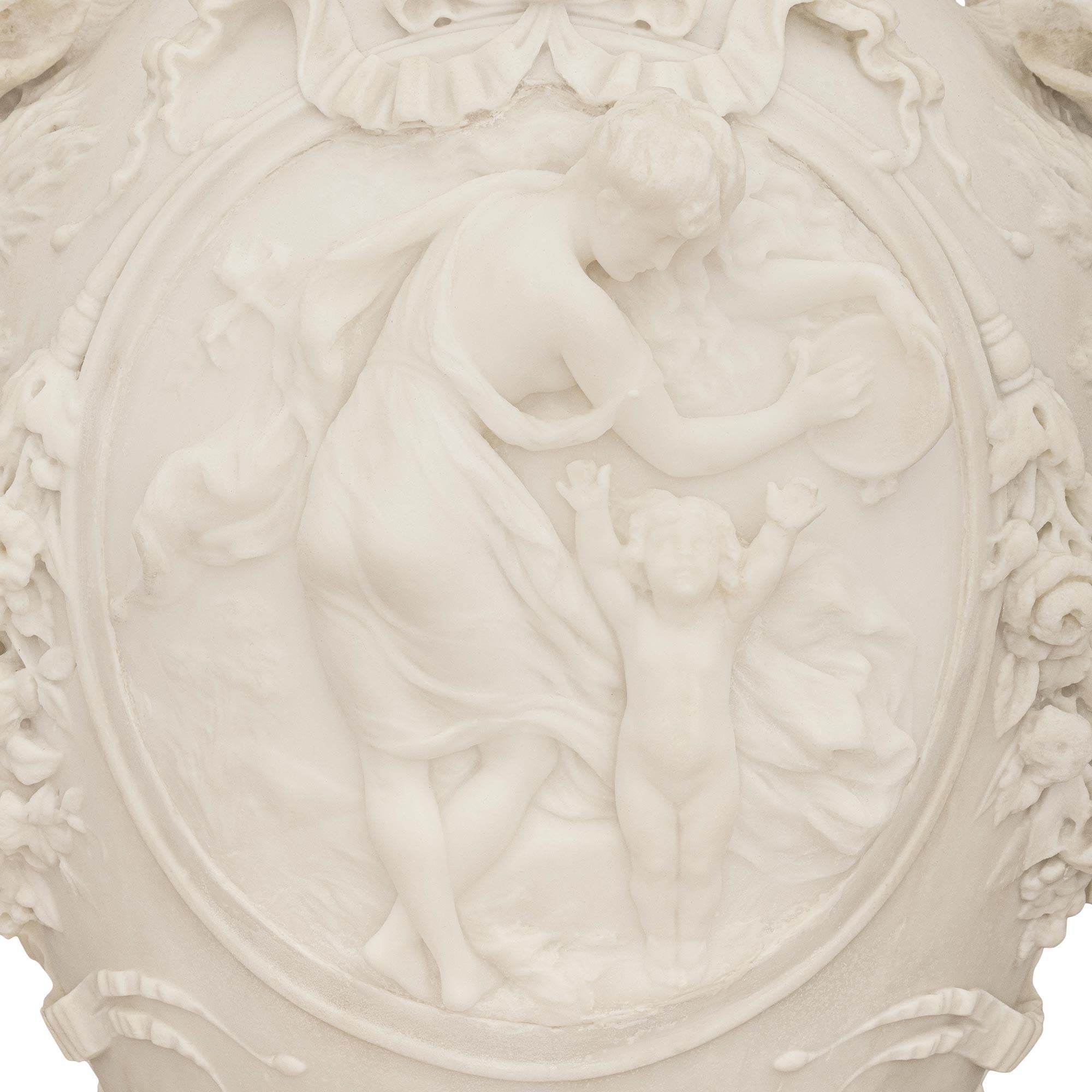 French 19th century Carrara marble urns signed D. Epinay Carls Adrien Prosper For Sale 6