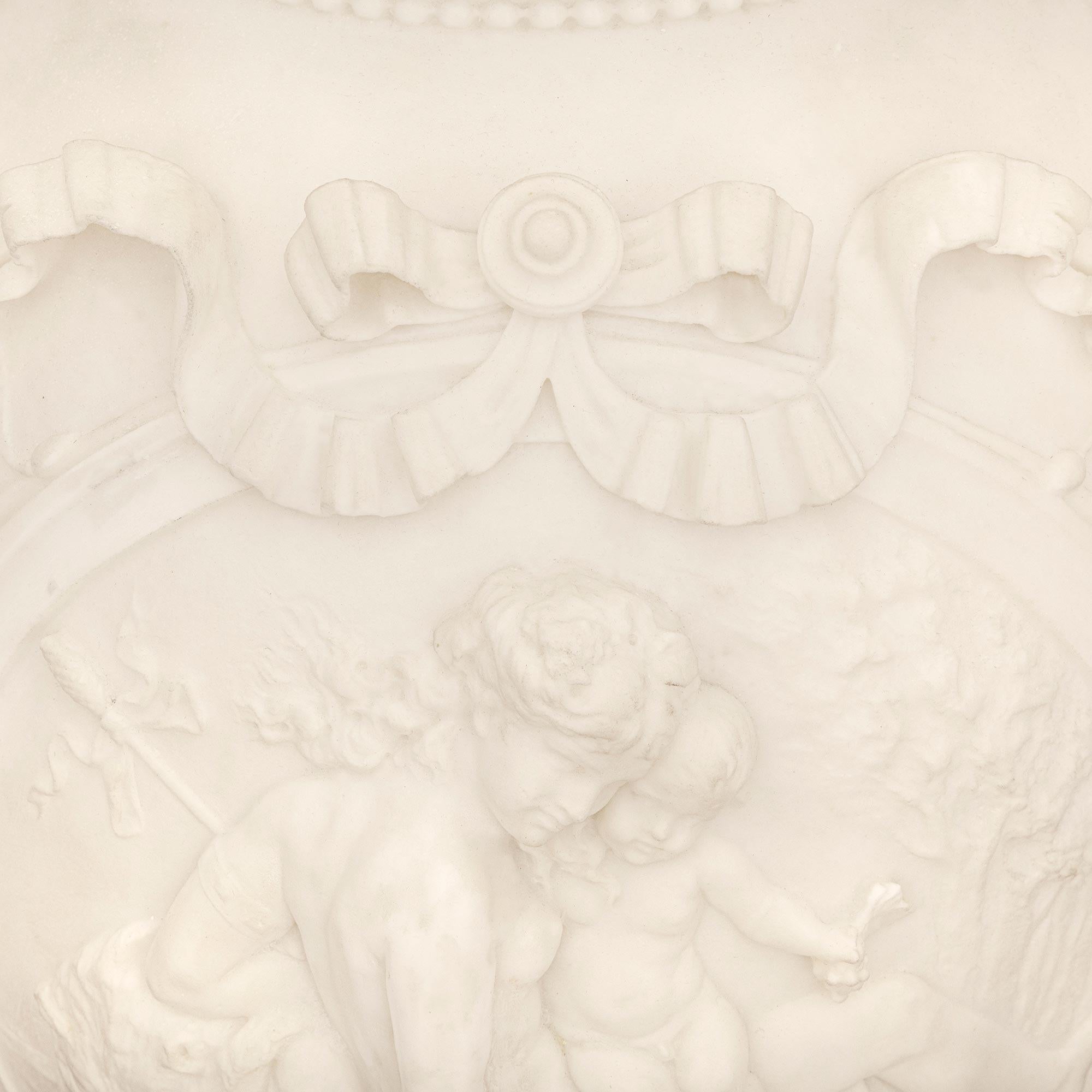 French 19th century Carrara marble urns signed D. Epinay Carls Adrien Prosper For Sale 2