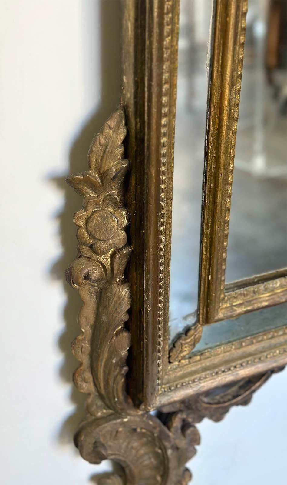 French 19th Century Carved Gilt wood Rococo Mirror For Sale 1