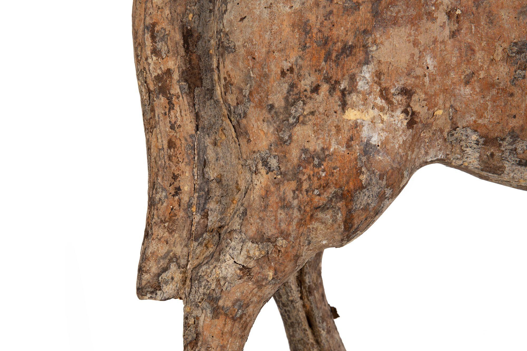 Cavallo francese del XIX secolo in legno duro intagliato, probabilmente con stampo in cartapesta in vendita 10