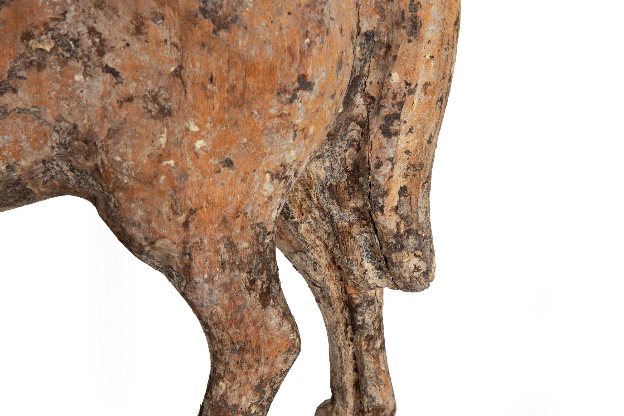 Cavallo francese del XIX secolo in legno duro intagliato, probabilmente con stampo in cartapesta in vendita 11