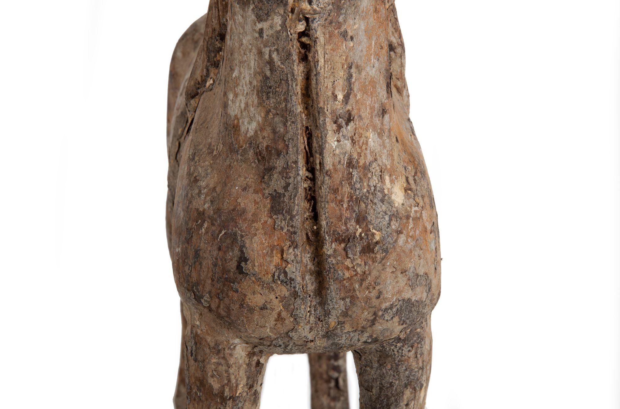 Cavallo francese del XIX secolo in legno duro intagliato, probabilmente con stampo in cartapesta in vendita 14