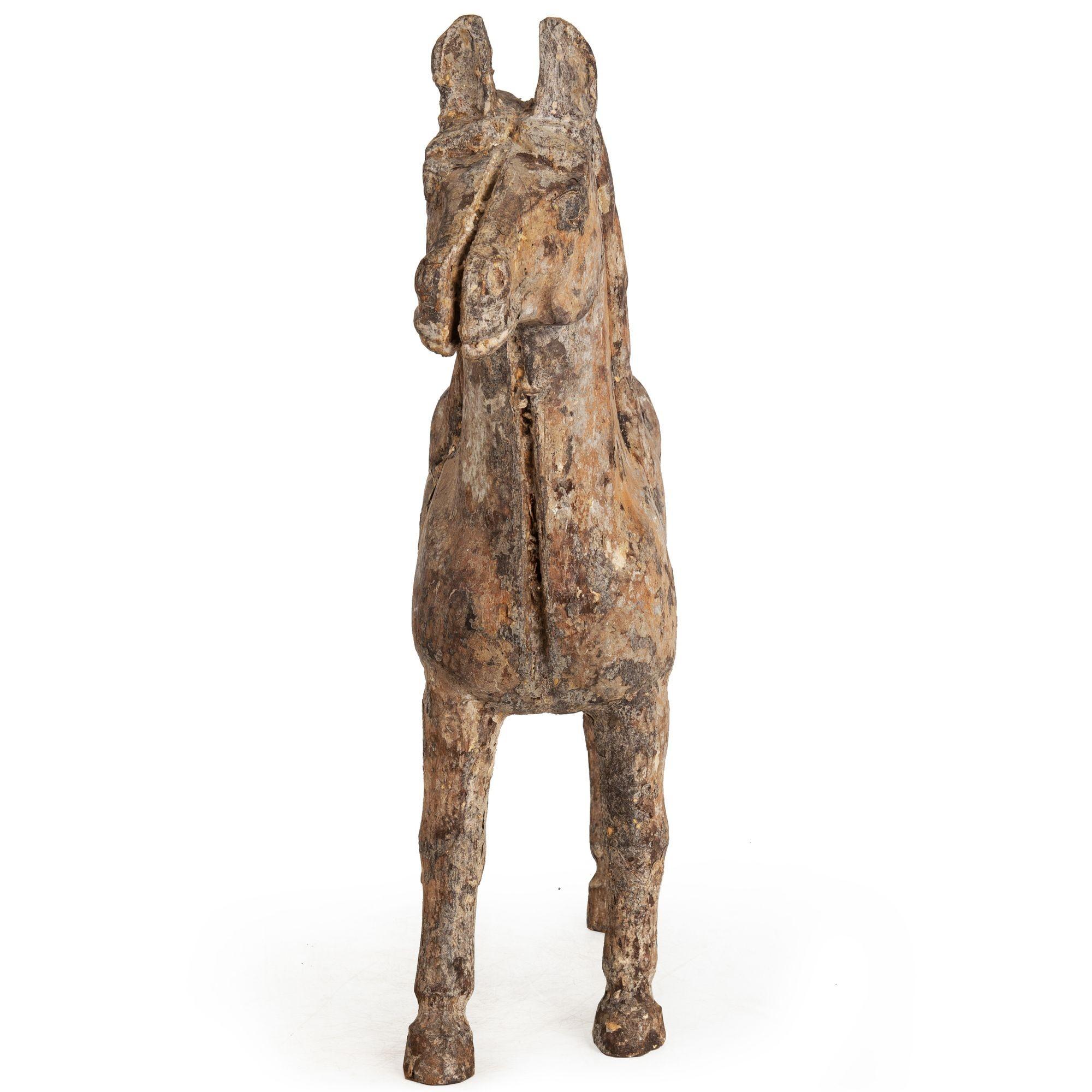 Francese Cavallo francese del XIX secolo in legno duro intagliato, probabilmente con stampo in cartapesta in vendita