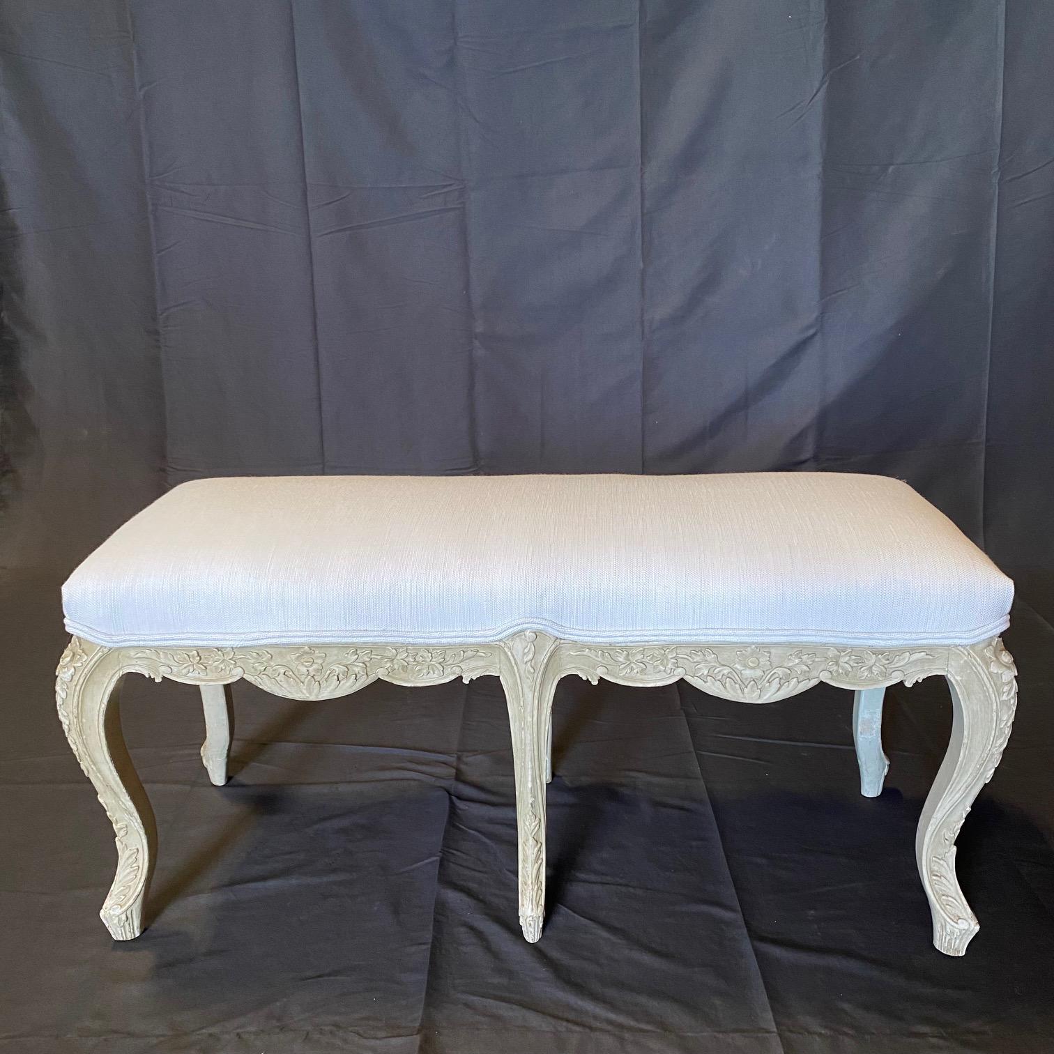  French 19th Century Carved Louis XV Bench or Window Seat with Original Paint For Sale 4