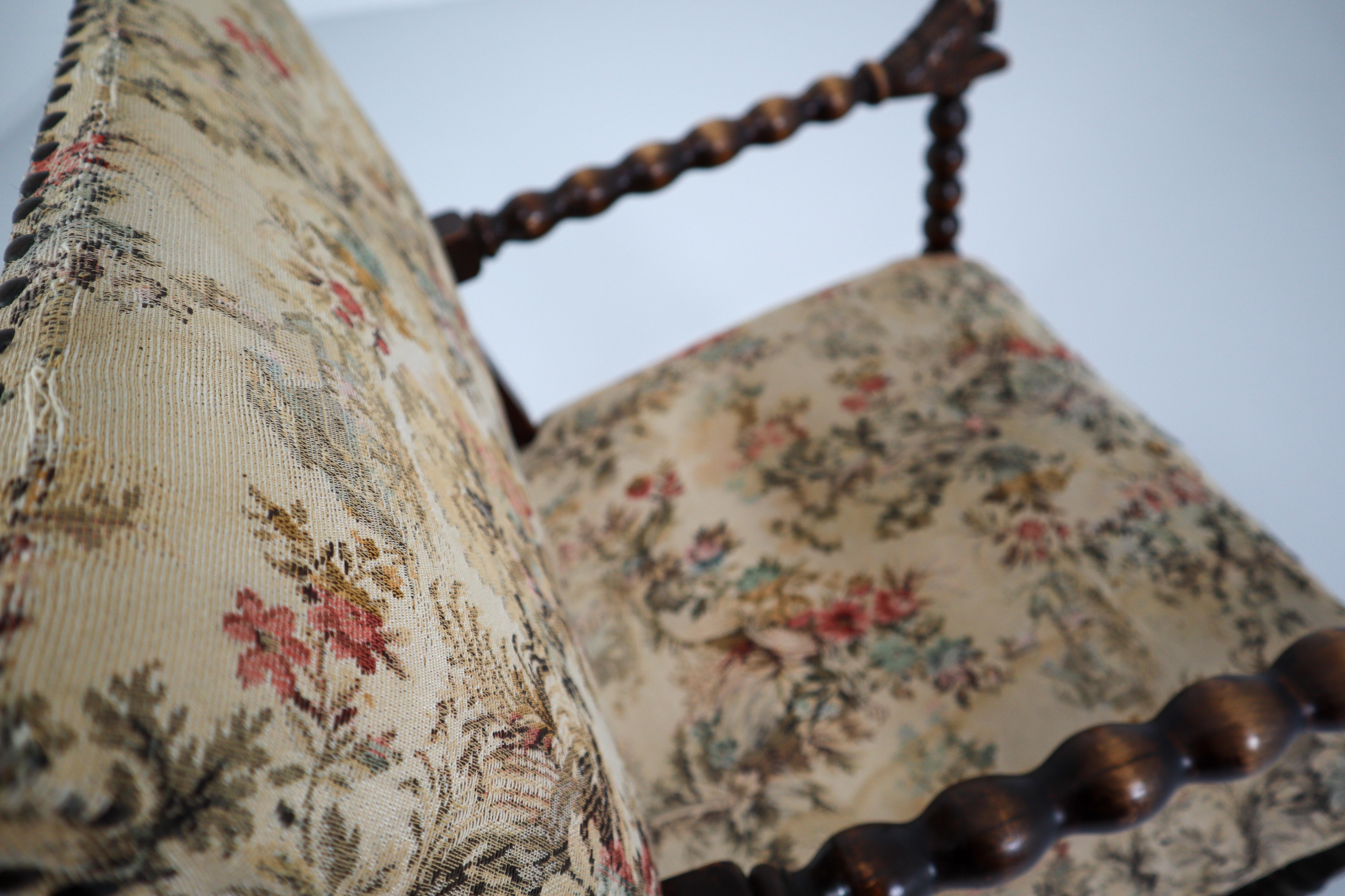 French 19th Century Carved Oak Armchair with Original Fabric, 1870 In Good Condition In Almelo, NL