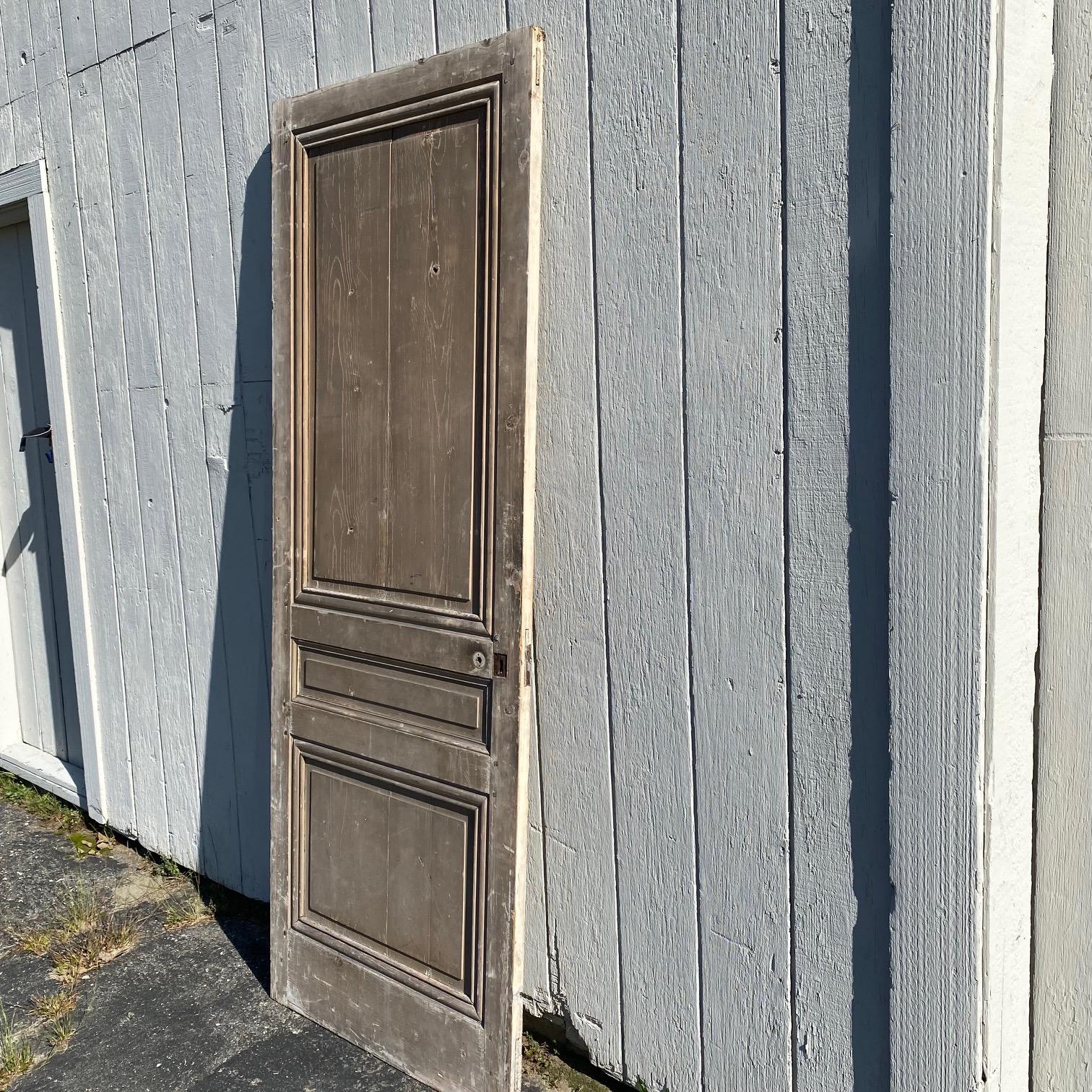 Französisch 19. Jahrhundert geschnitzt getäfelten Tür (Frühes 20. Jahrhundert) im Angebot