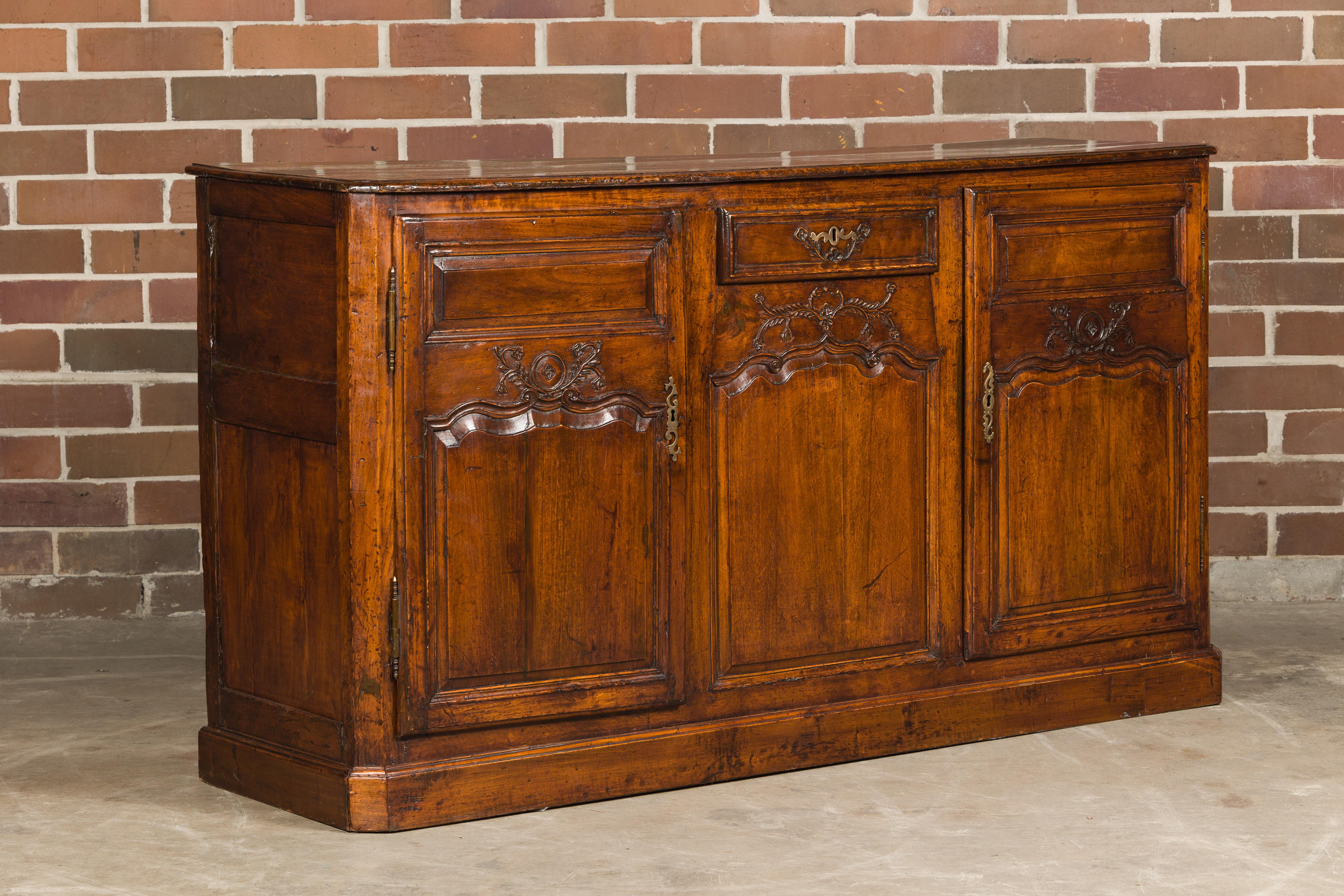 French 19th Century Carved Walnut Buffet with Two Doors and Single Drawer For Sale 8