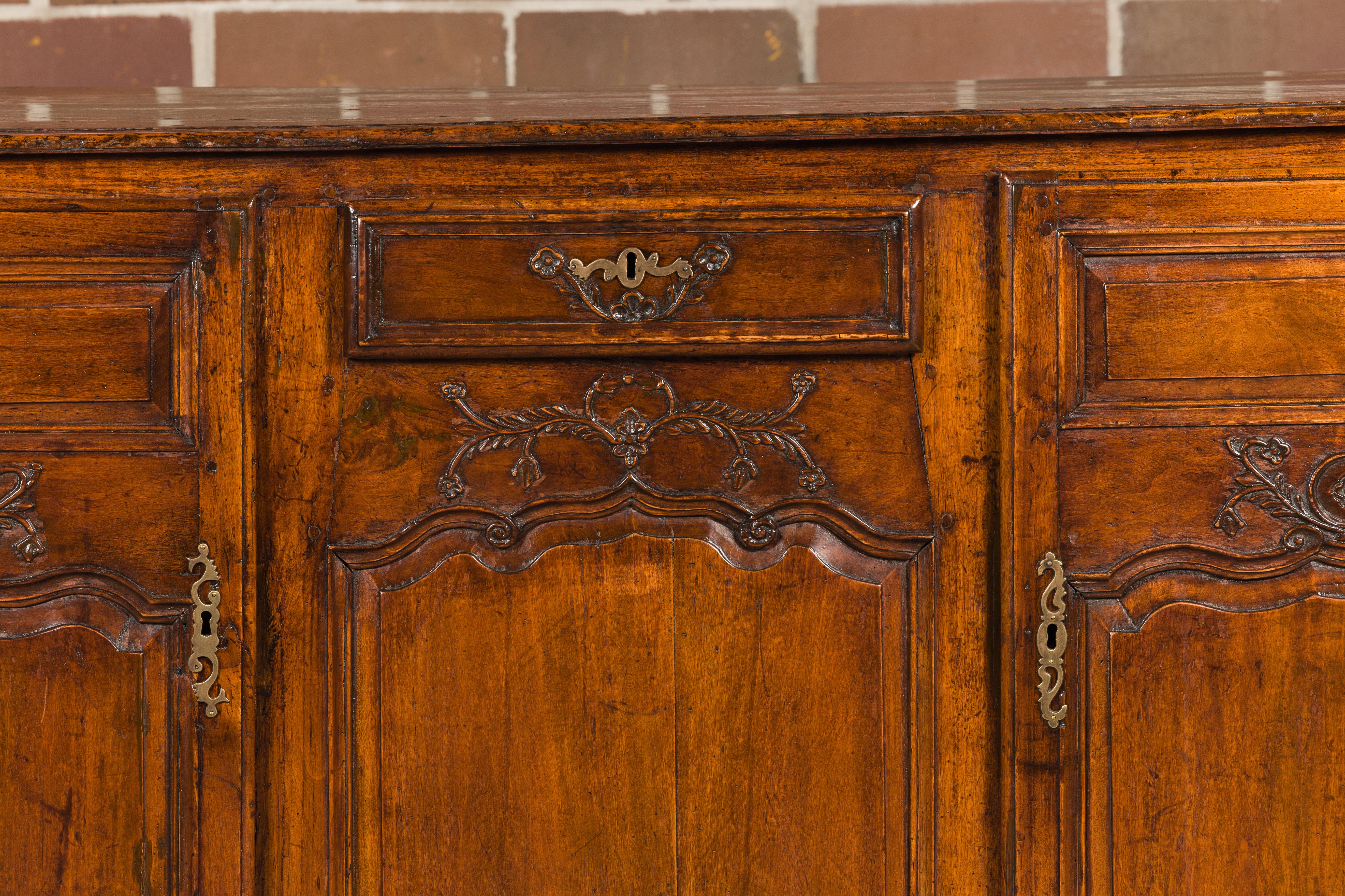 French 19th Century Carved Walnut Buffet with Two Doors and Single Drawer For Sale 6