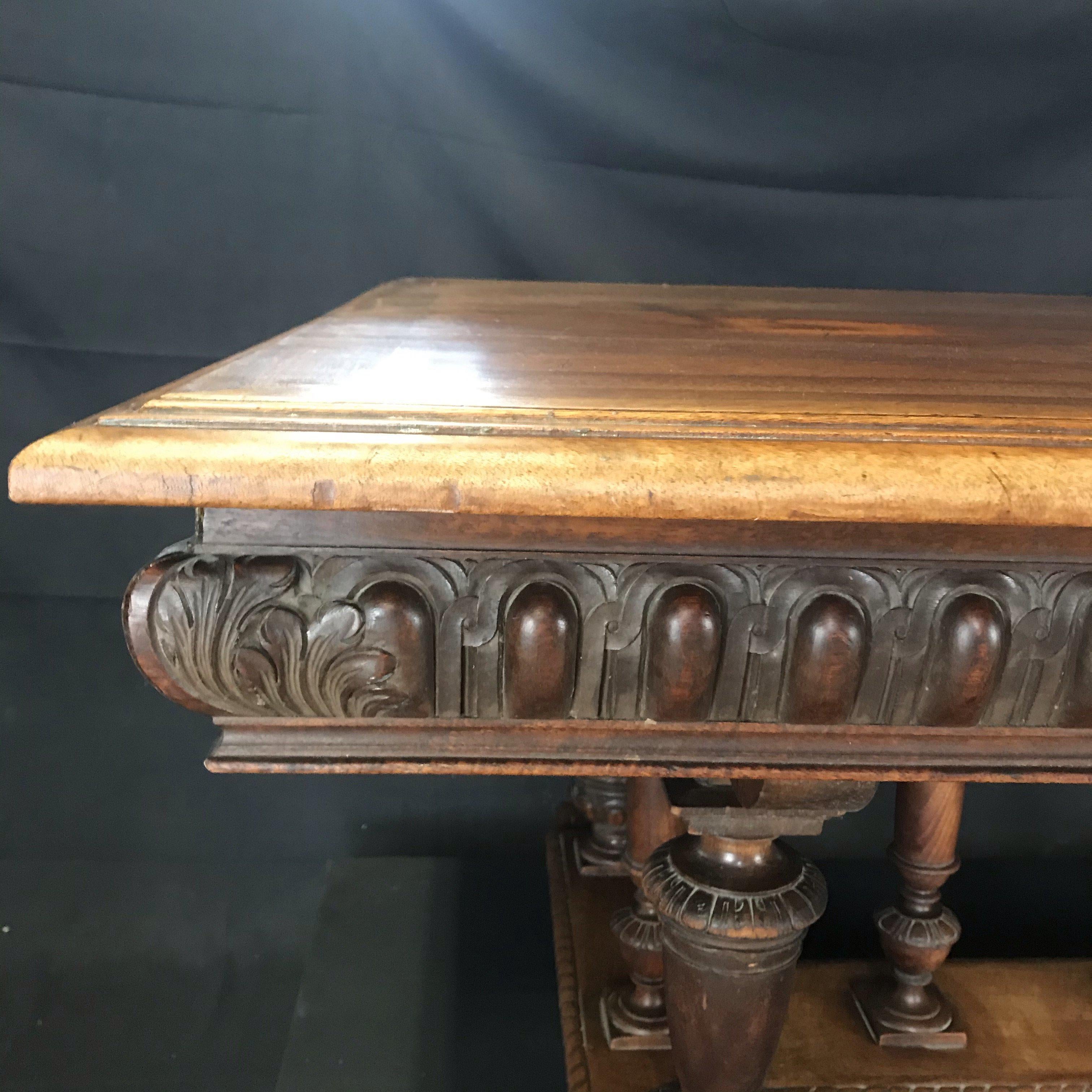 French 19th Century Carved Walnut Dining Table Extendable 9