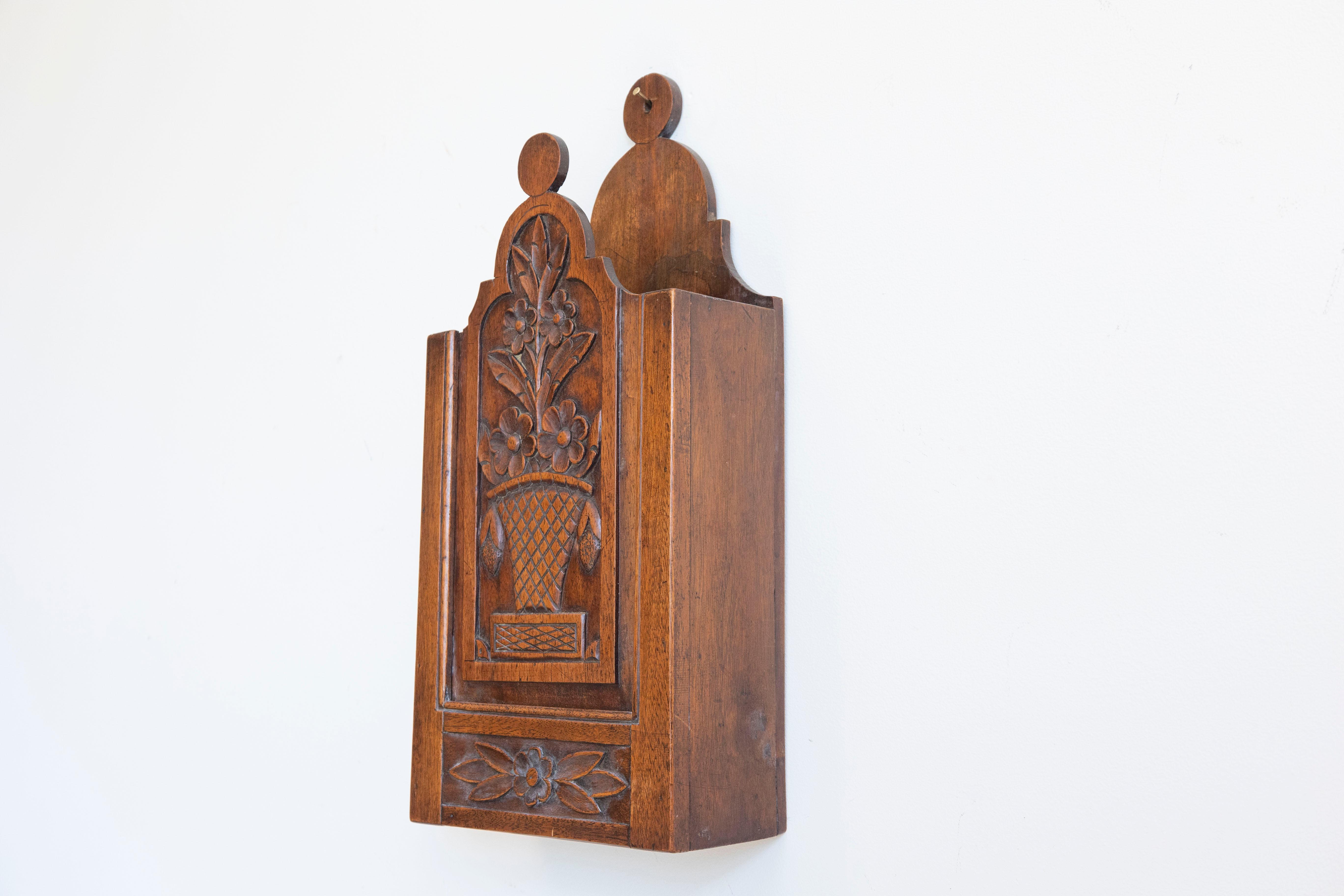 French 19th Century Carved Walnut Farinerio Decorative Box with Floral Decor In Good Condition For Sale In Atlanta, GA