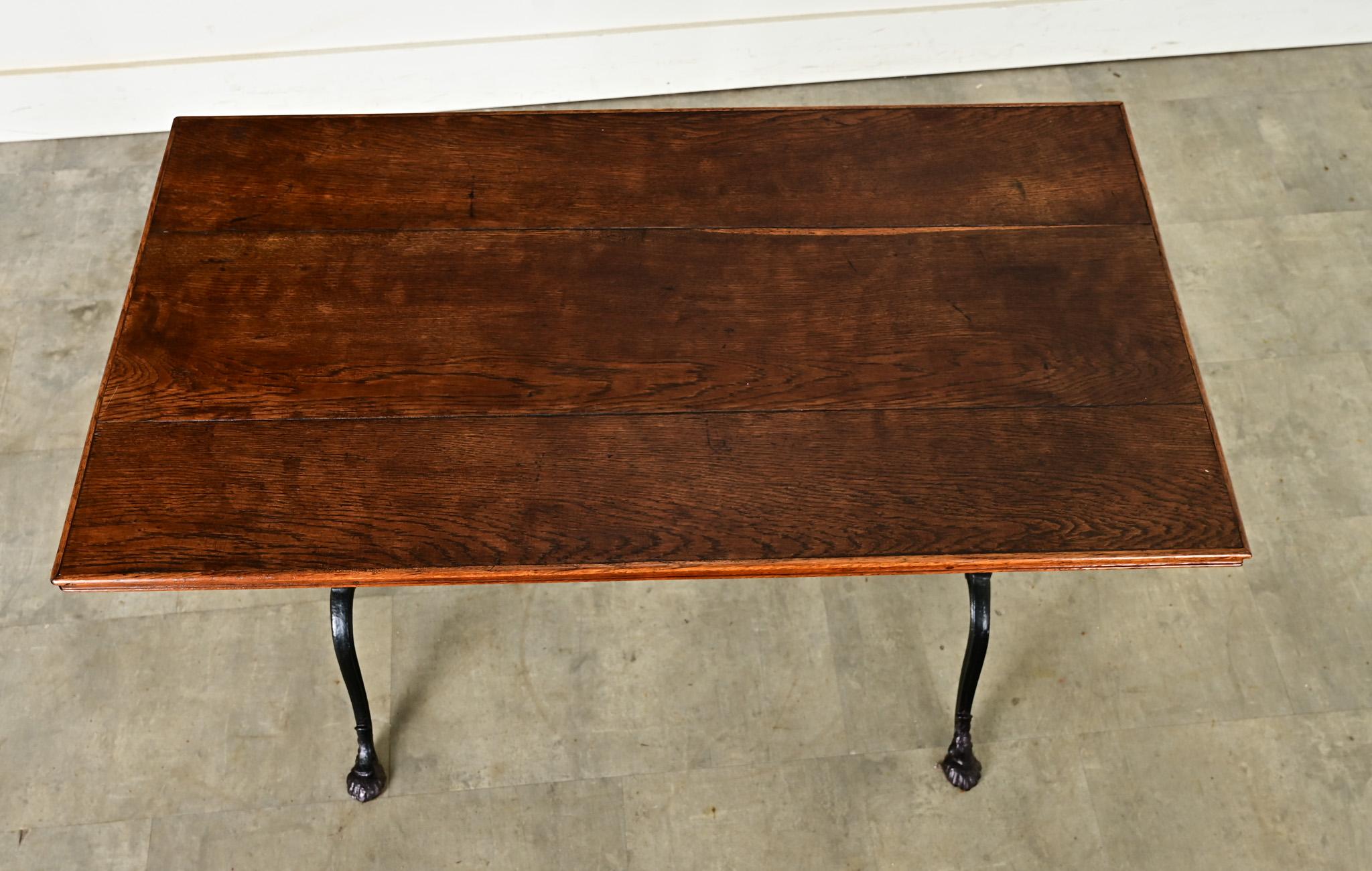 Français Table de bistrot française en fonte et Oak Oak du 19ème siècle en vente