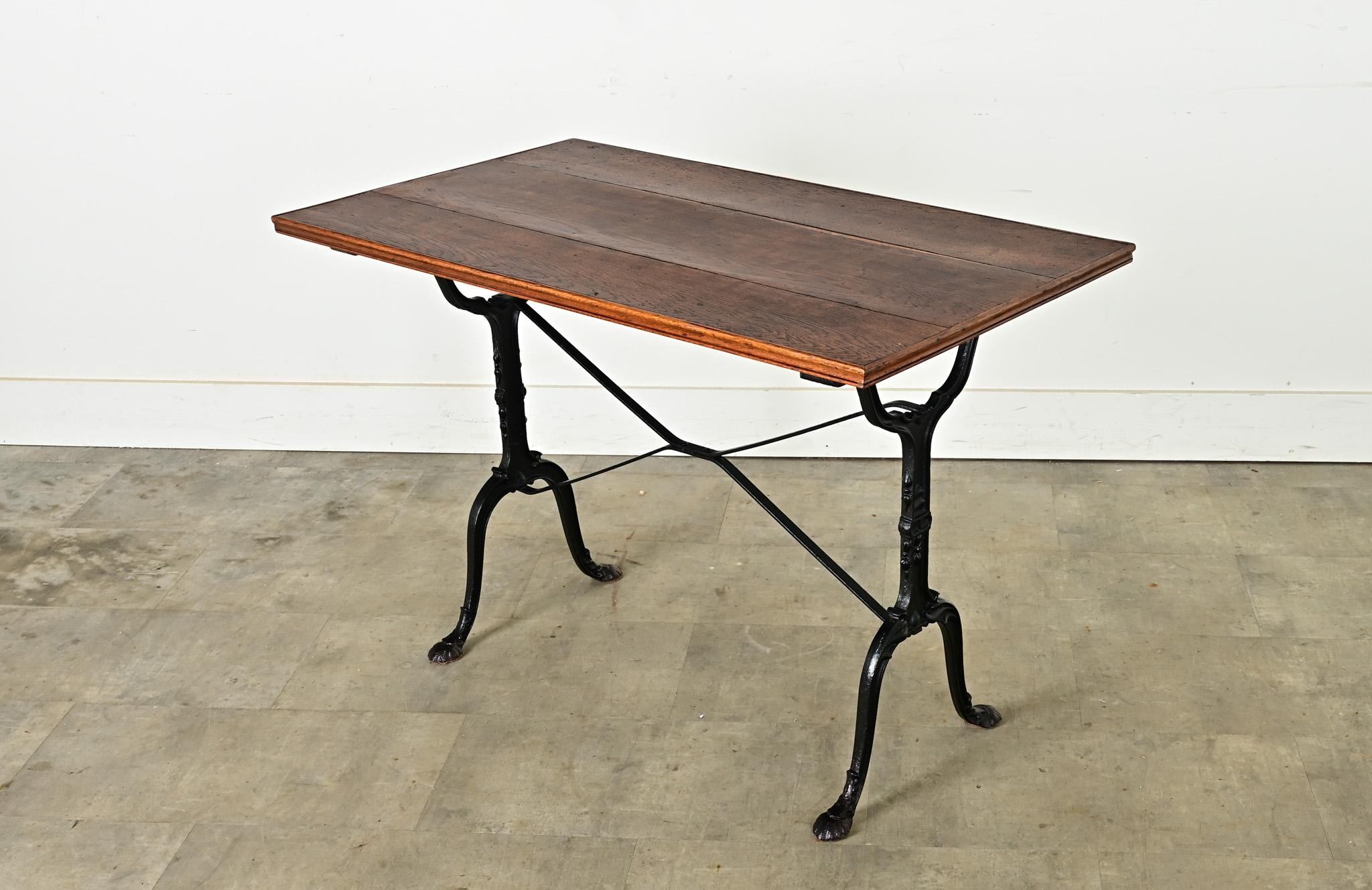 Moulage Table de bistrot française en fonte et Oak Oak du 19ème siècle en vente
