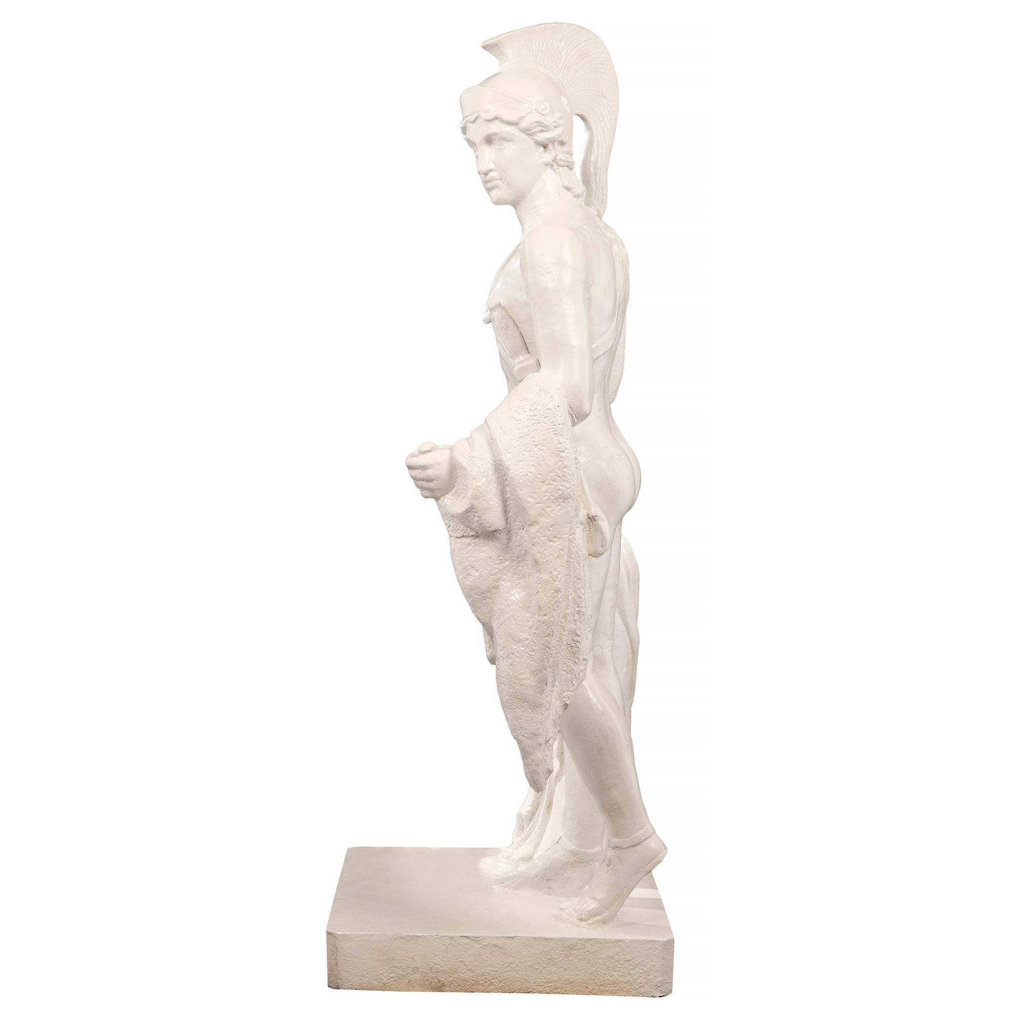 Français Statue d'un jeune centurion en fonte du 19e siècle français en vente