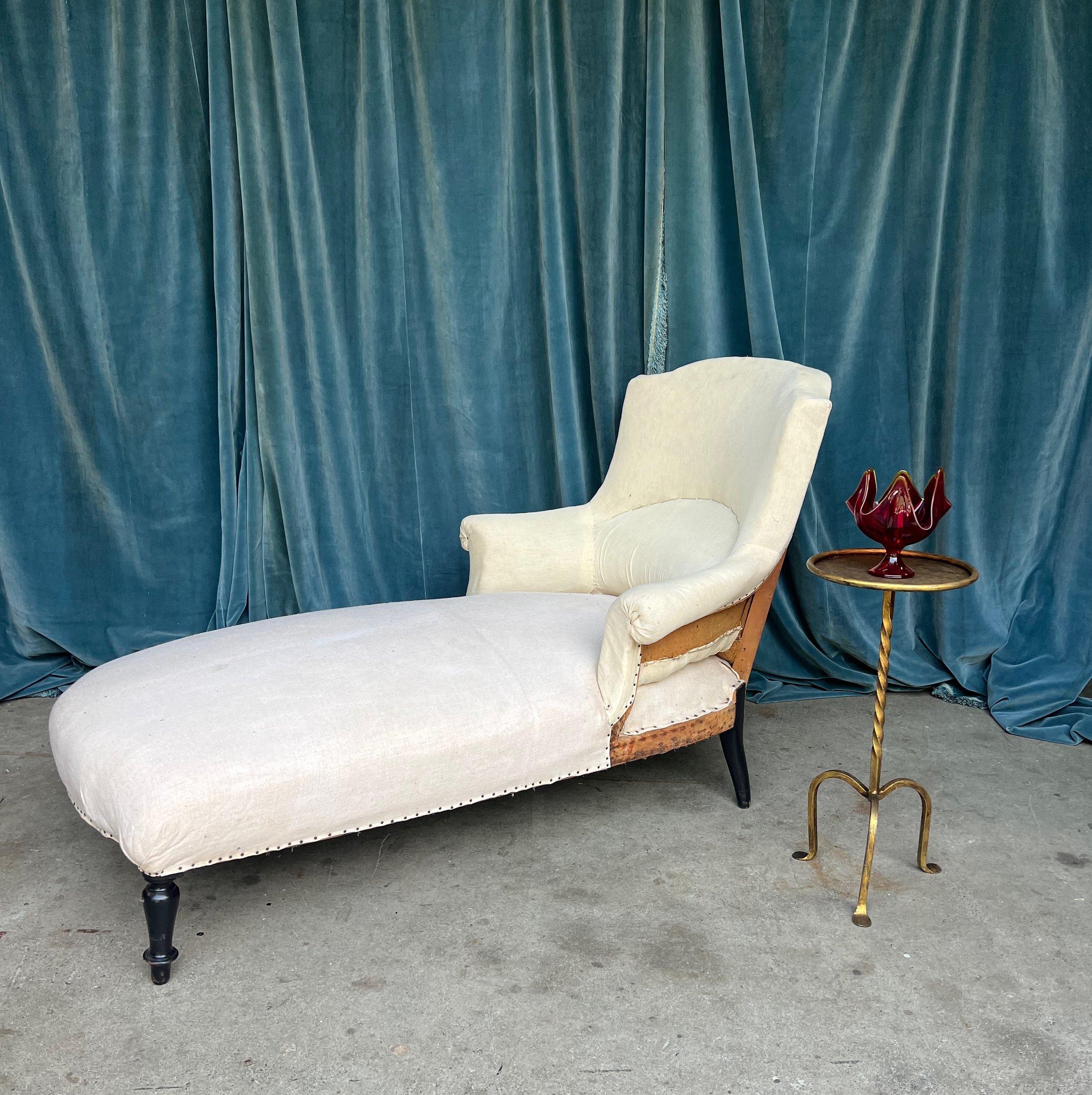 French 19th Century Chaise in Muslin For Sale 7