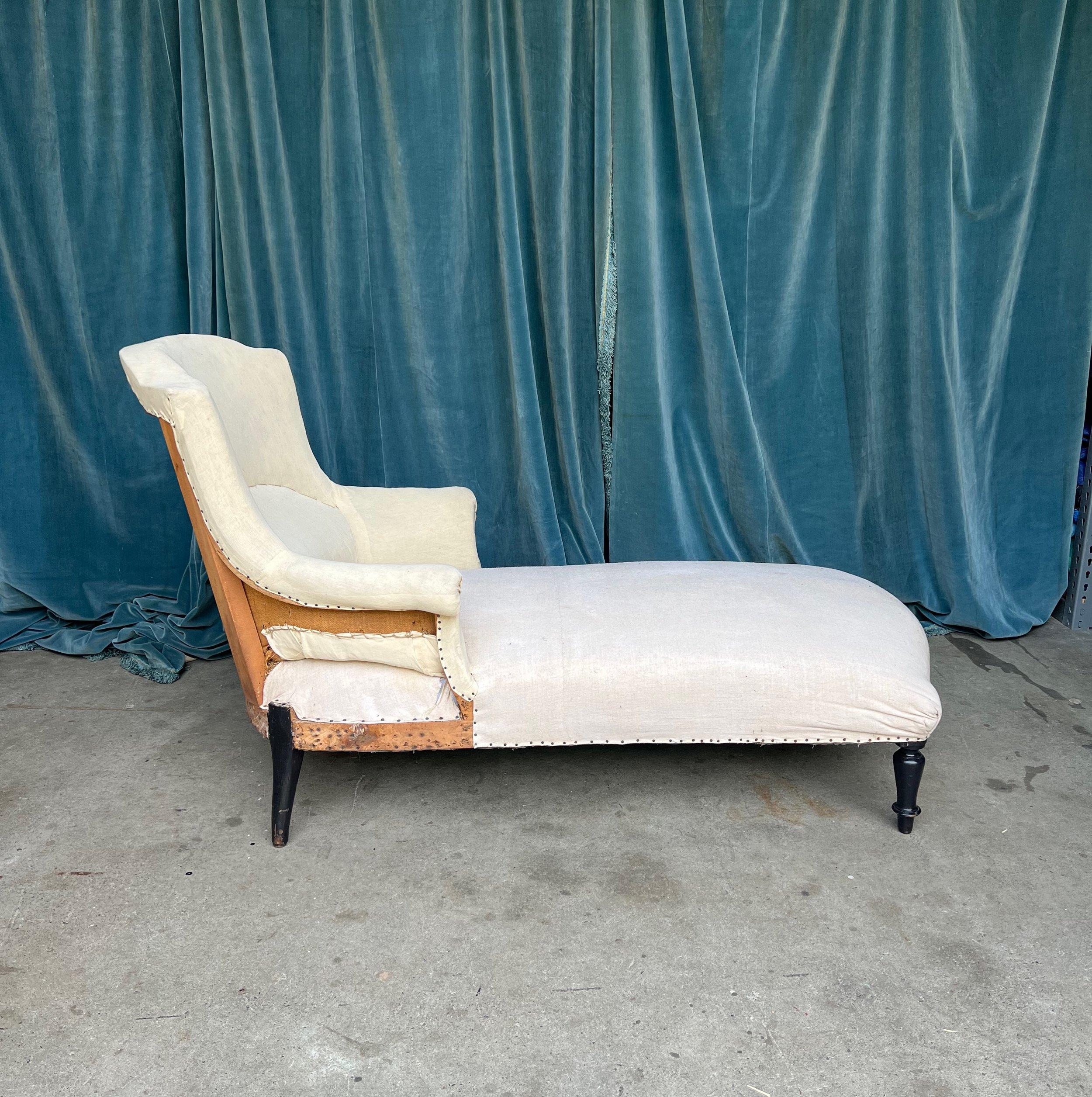 French 19th Century Chaise in Muslin For Sale 2