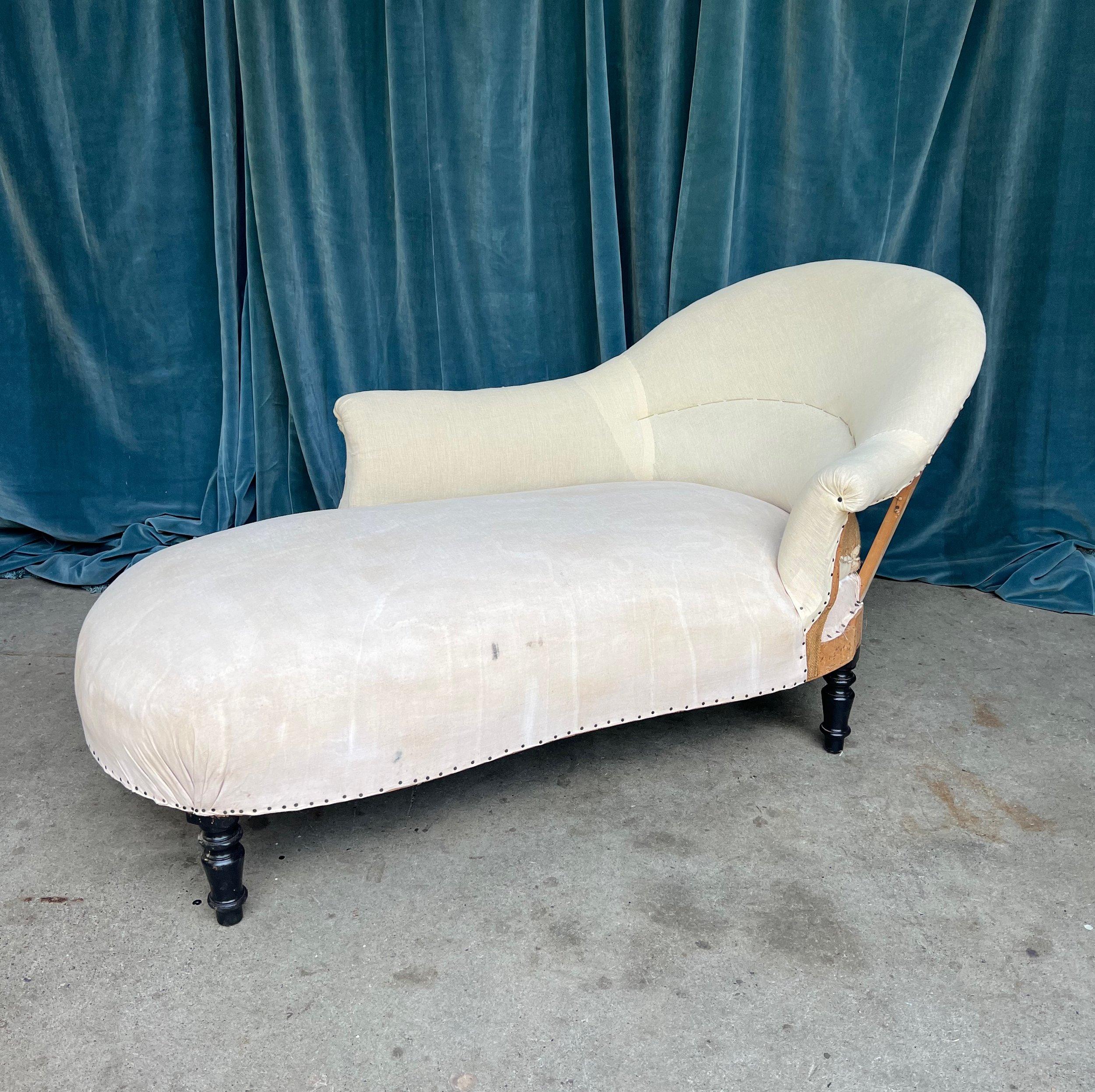Napoleon III French 19th Century Chaise Lounge with Extended Arm