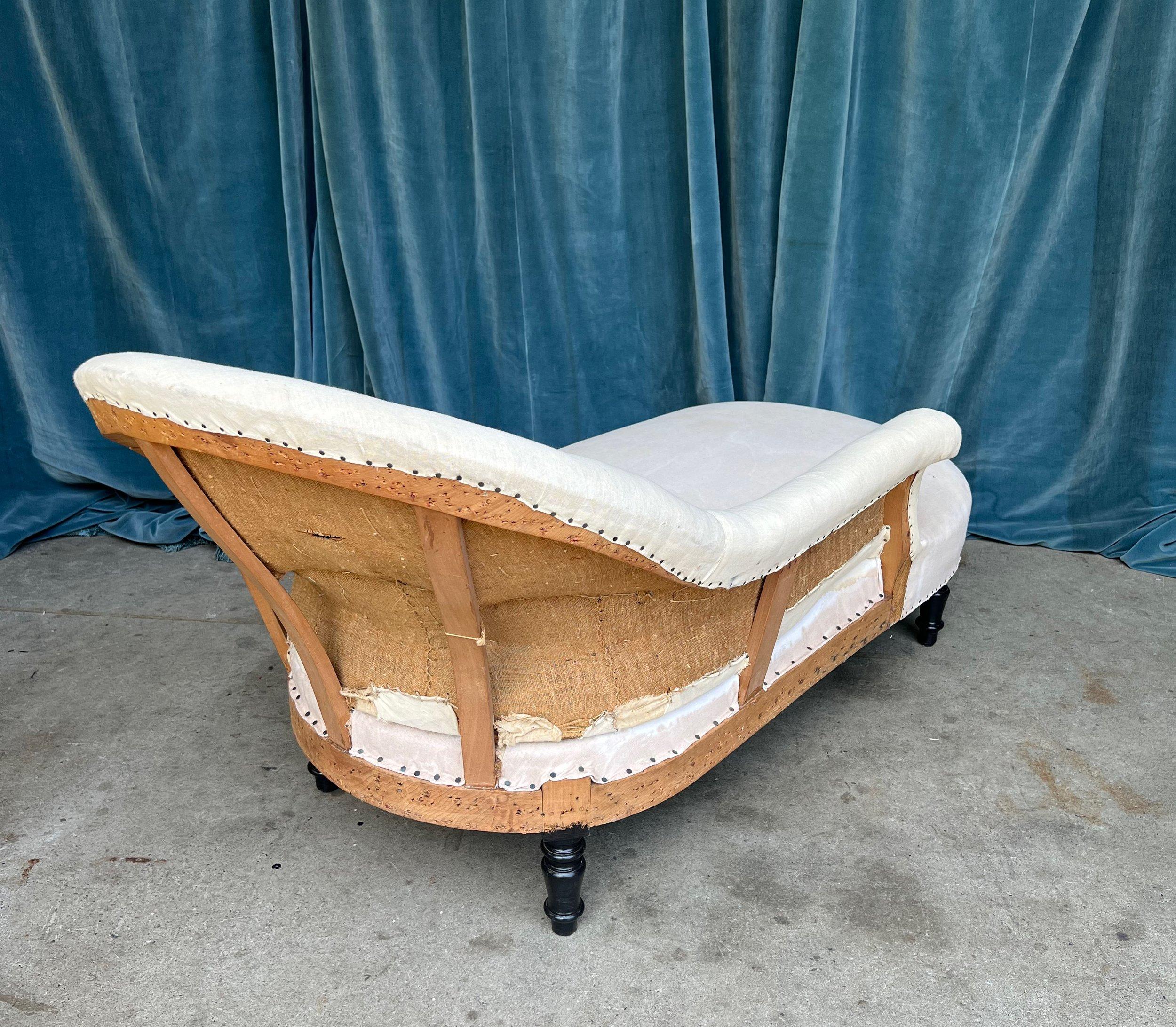 French 19th Century Chaise Lounge with Extended Arm 1